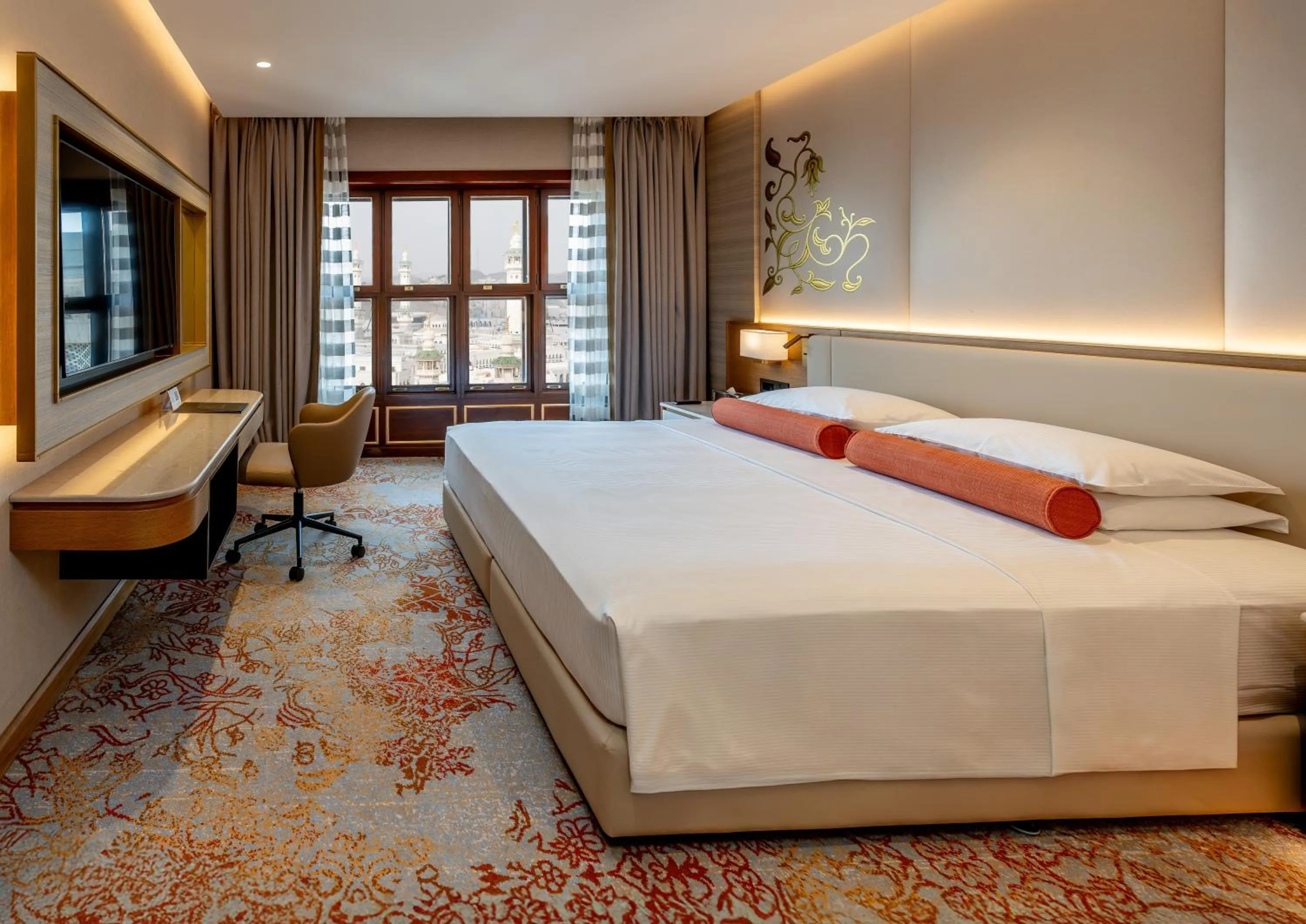 Photo of the whole room, Bed in Makkah Hotel