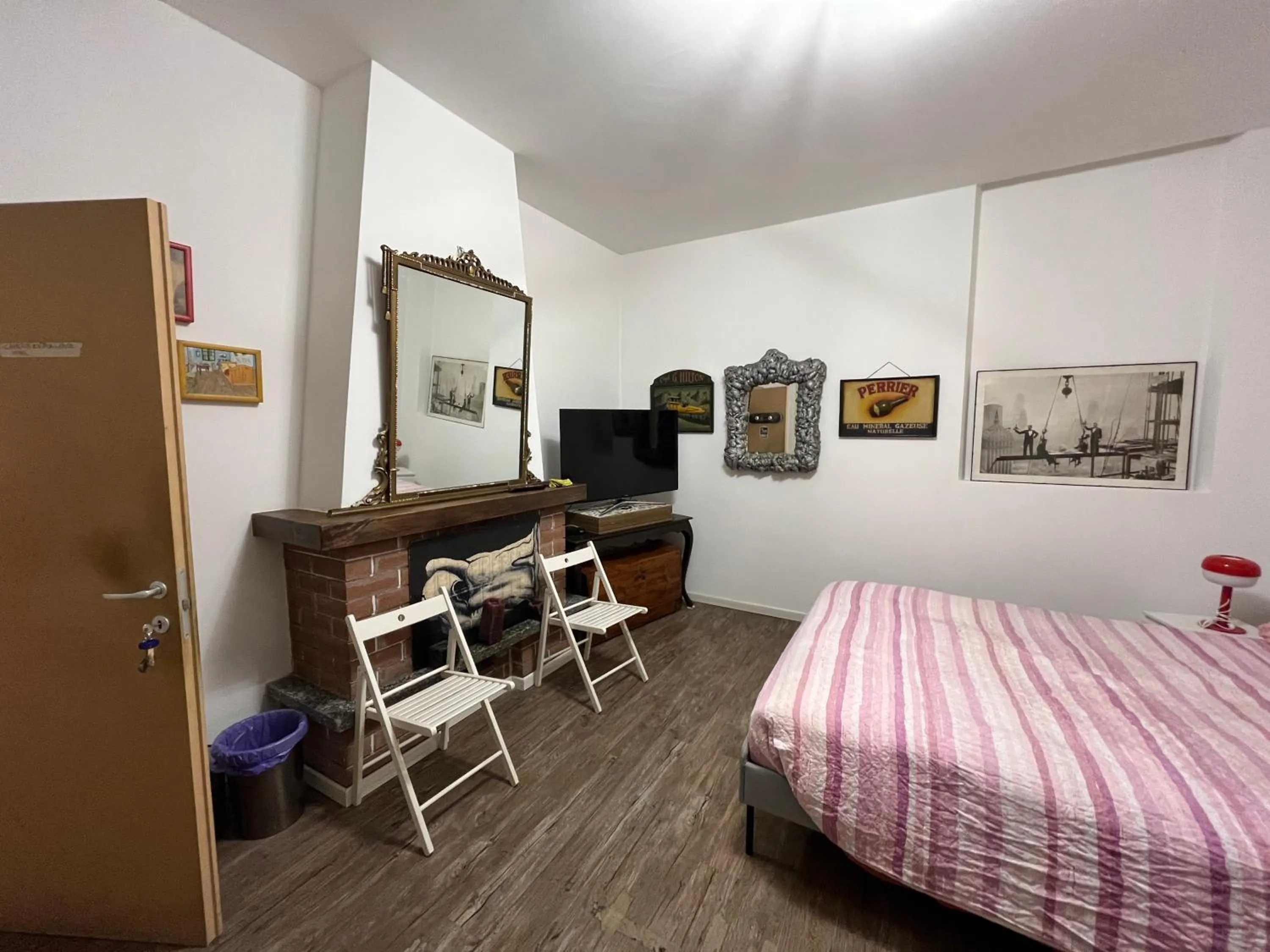 Bed in Room Saronno + B&B