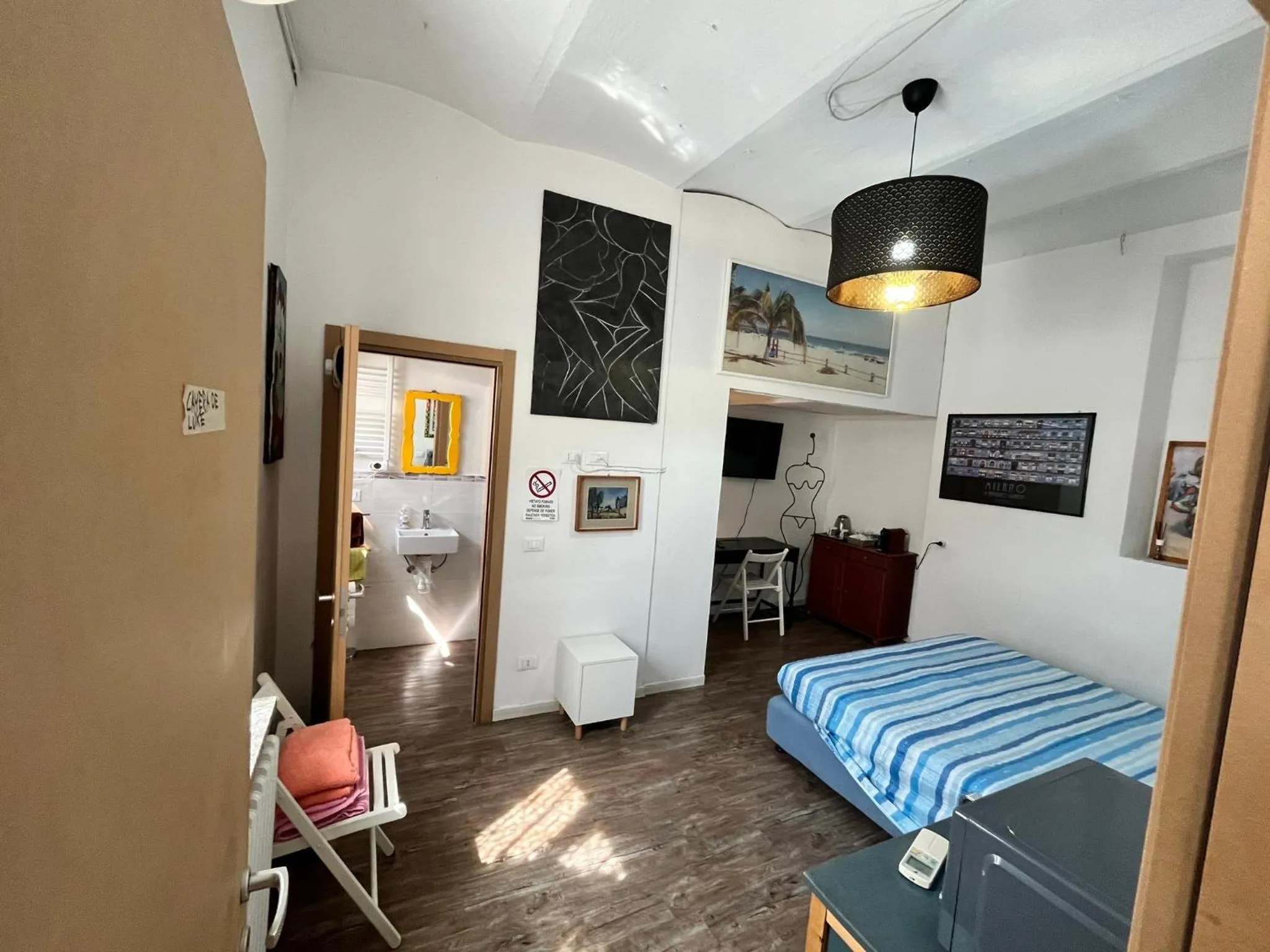 Photo of the whole room, Bed in Room Saronno + B&B