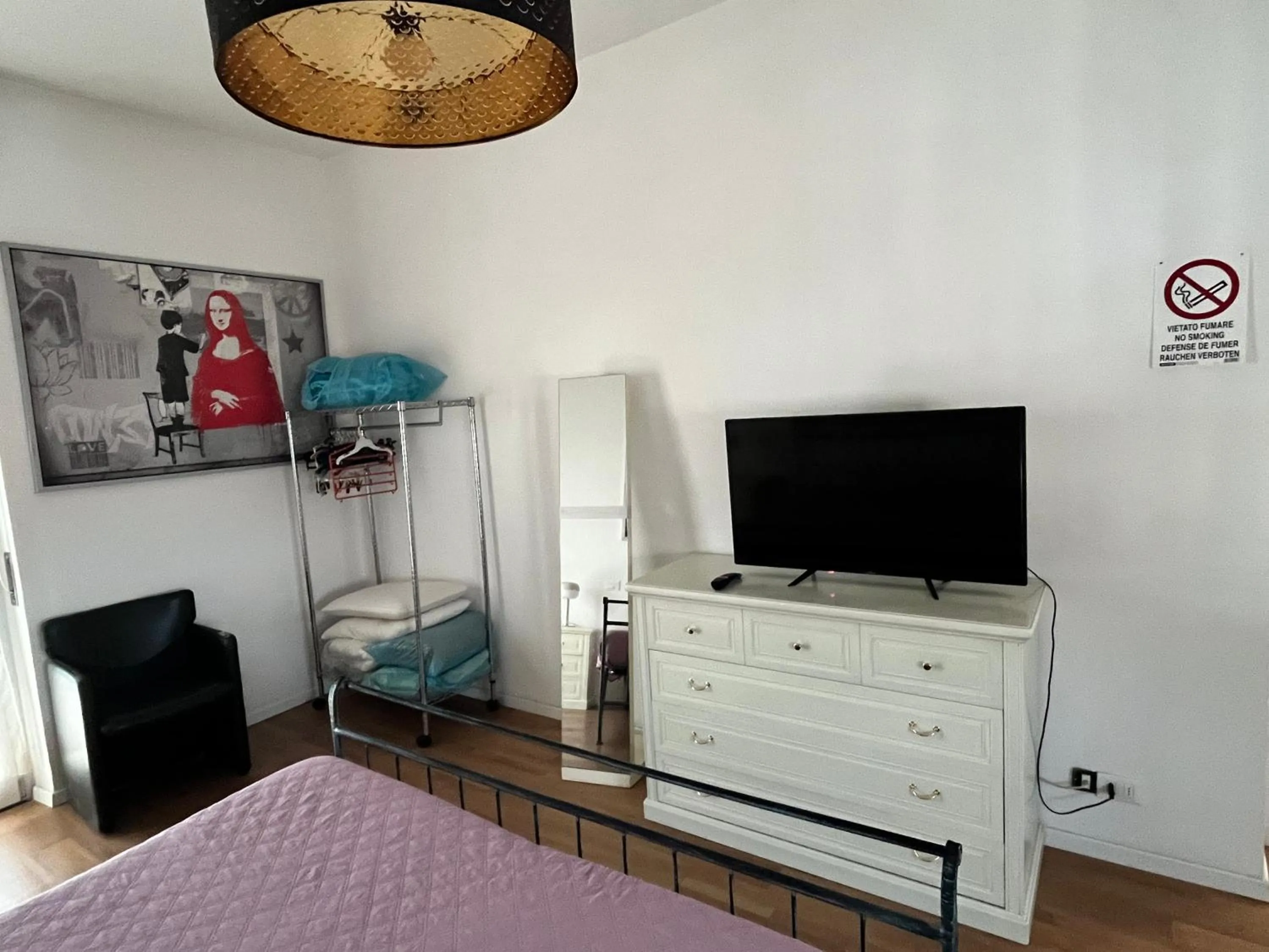 TV and multimedia, Bed in Room Saronno + B&B