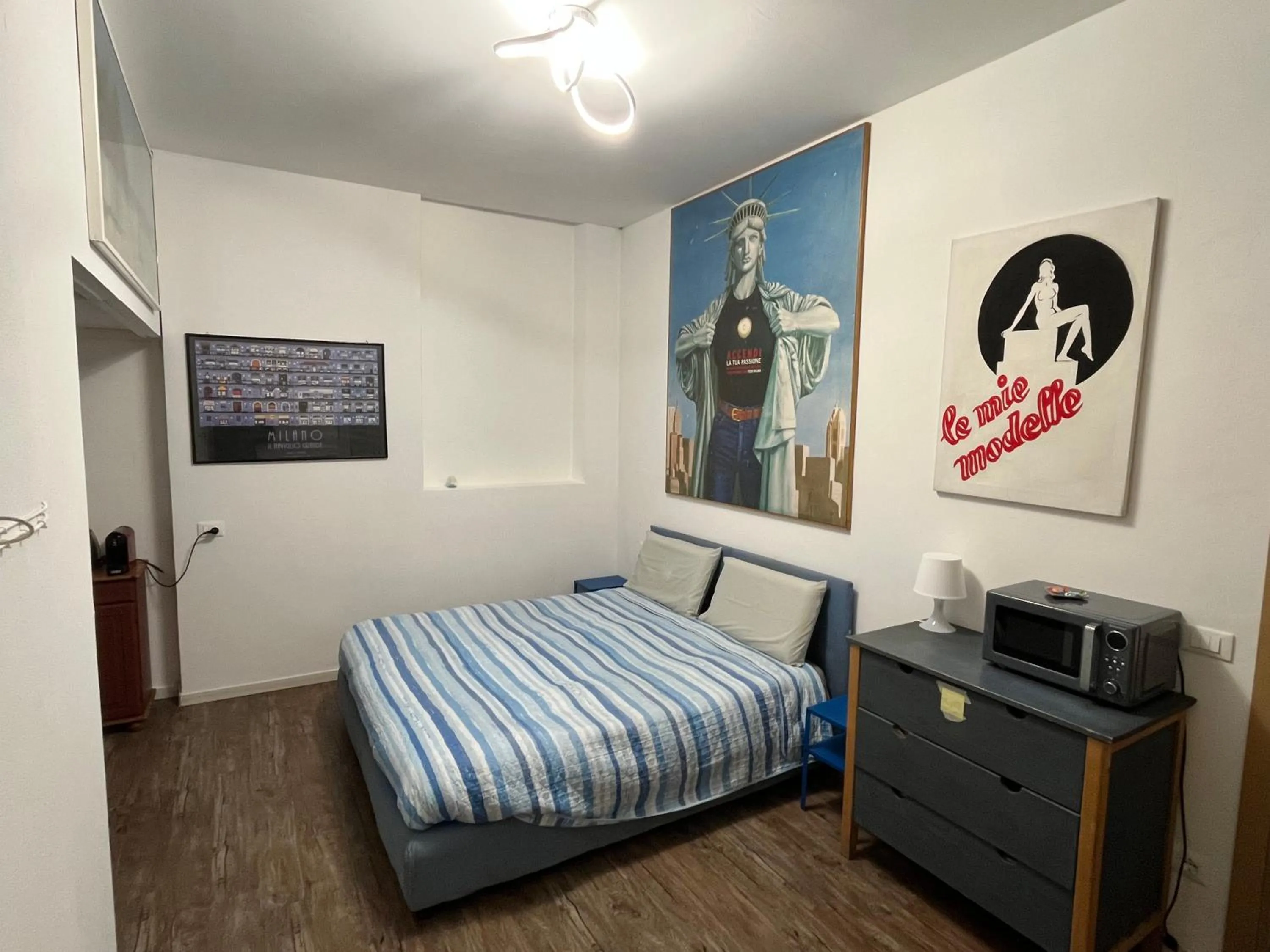 Bed in Room Saronno + B&B