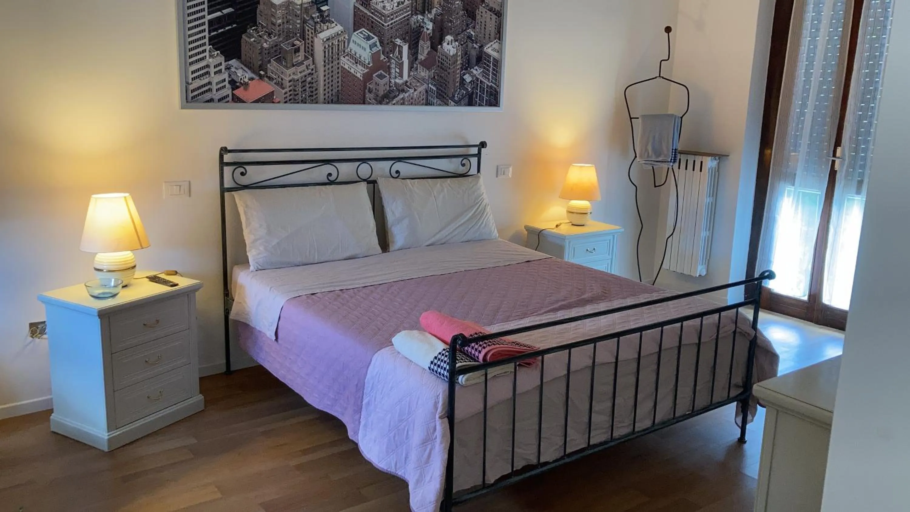 Photo of the whole room, Bed in Room Saronno + B&B