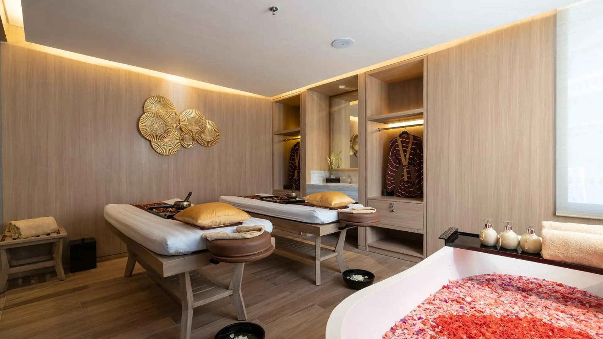 Spa and wellness centre/facilities, Bed in Ramayana Suites and Resort