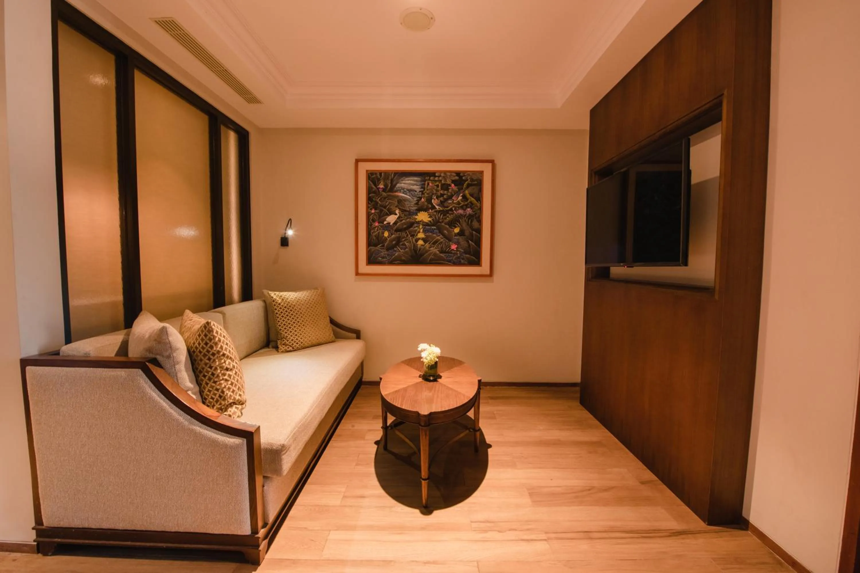 TV and multimedia, Bed in Ramayana Suites and Resort