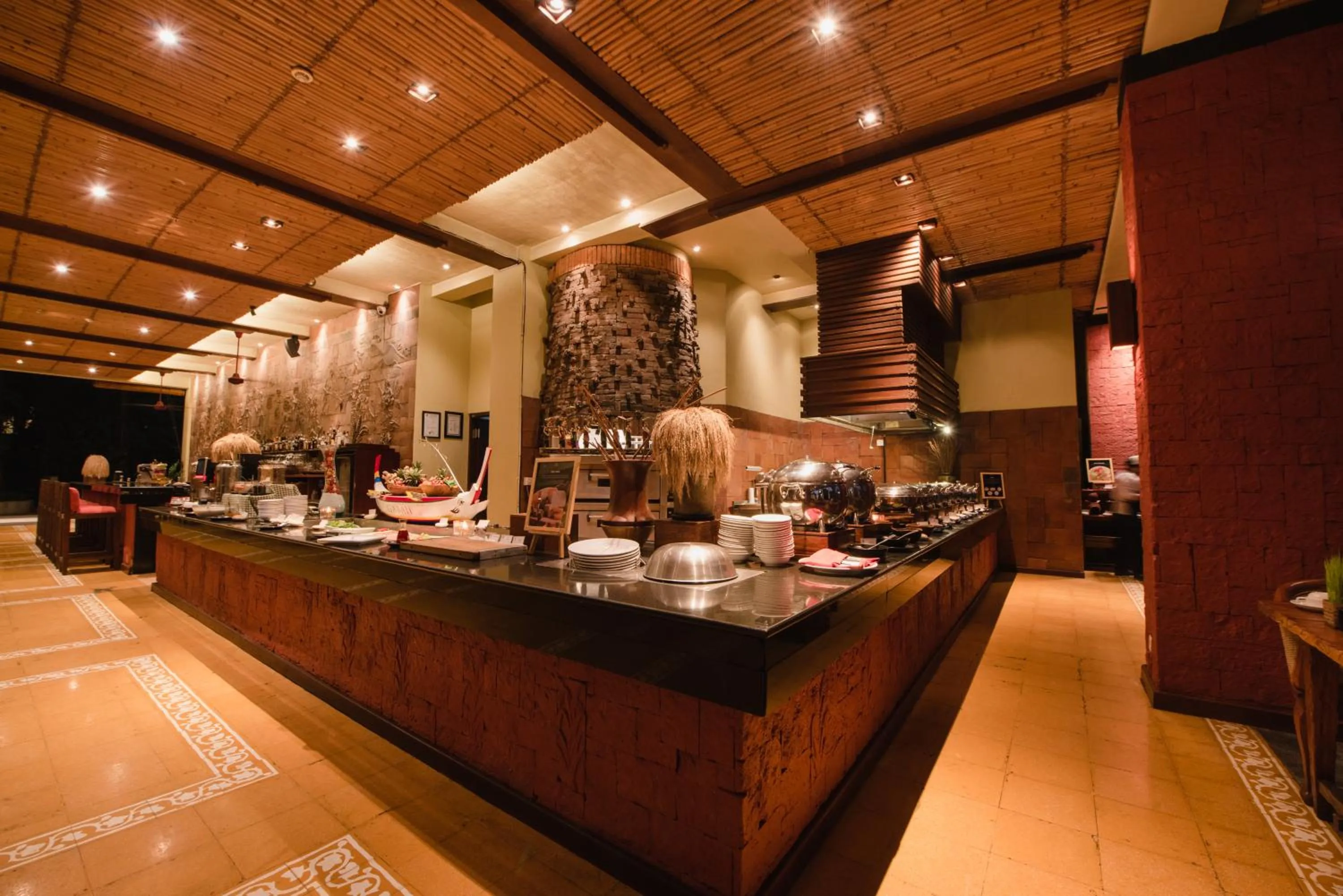 Restaurant/places to eat in Ramayana Suites and Resort