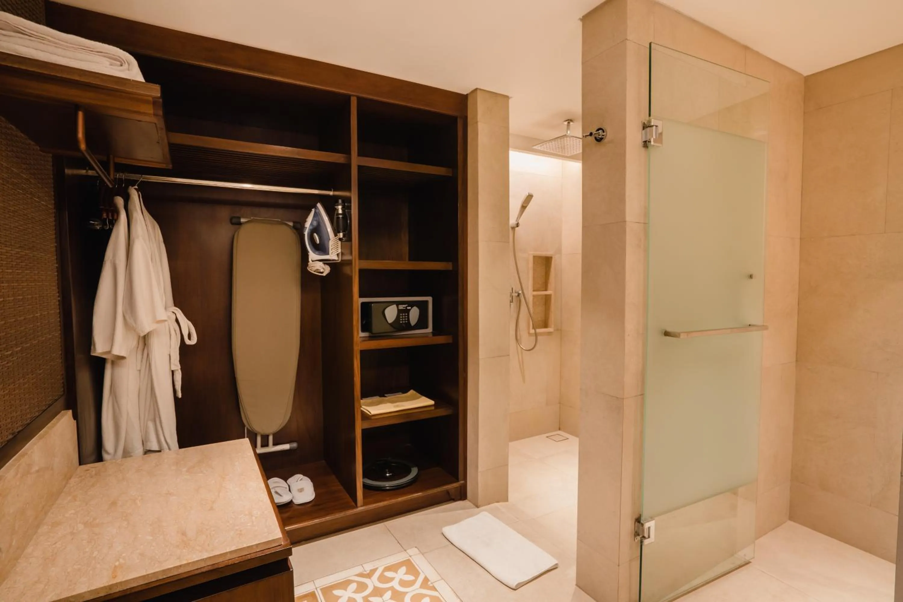 Toilet in Ramayana Suites and Resort