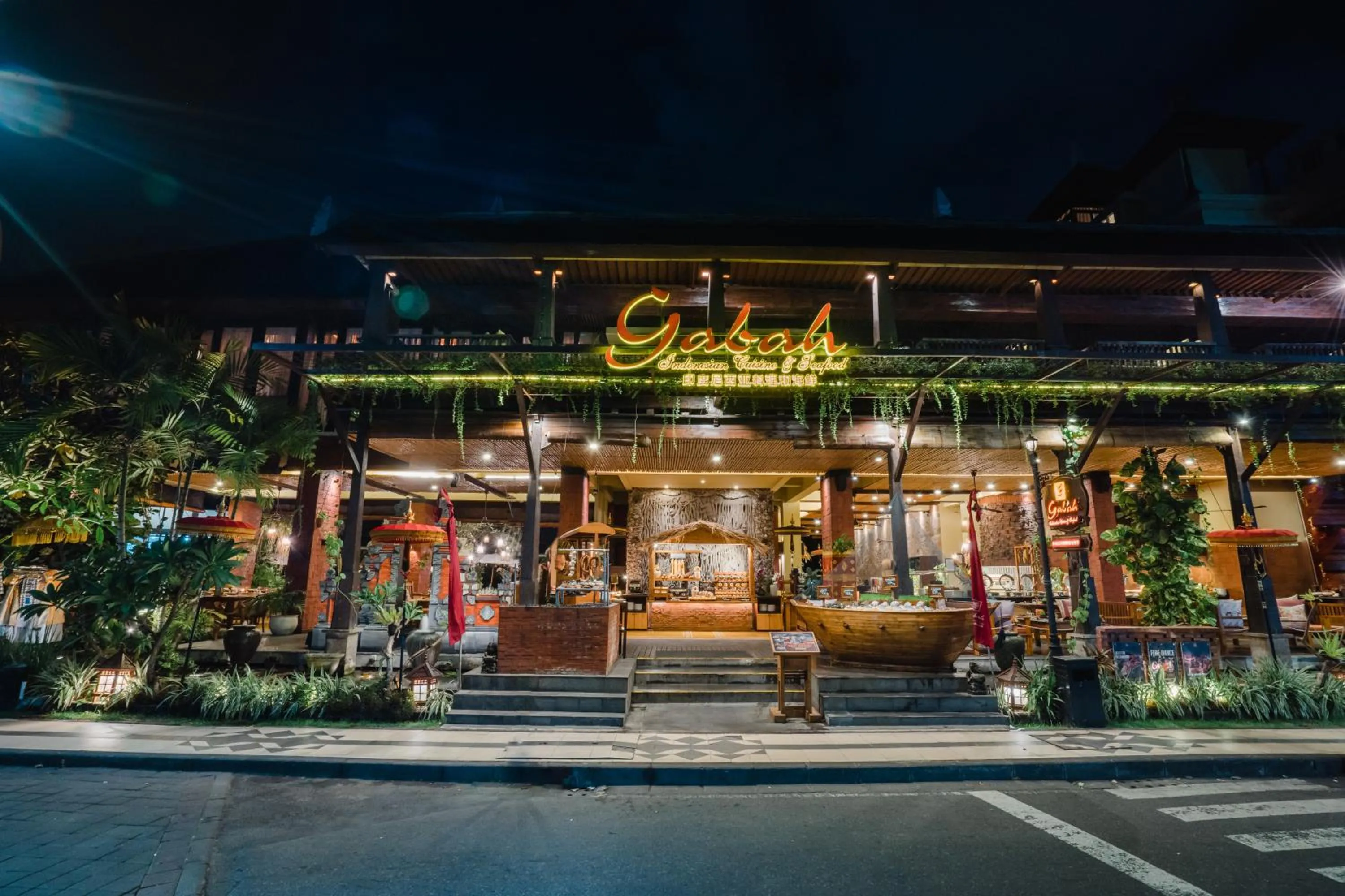 Restaurant/places to eat in Ramayana Suites and Resort