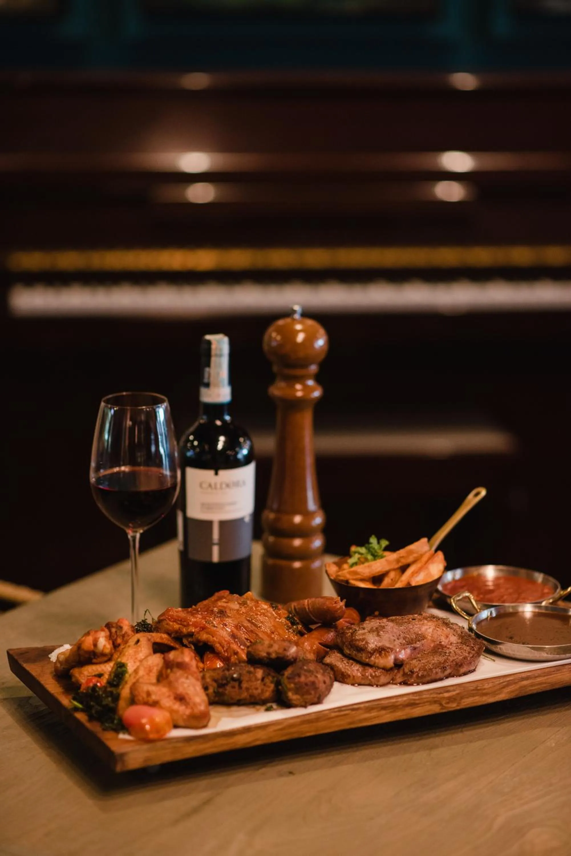 Restaurant/places to eat in Ramayana Suites and Resort