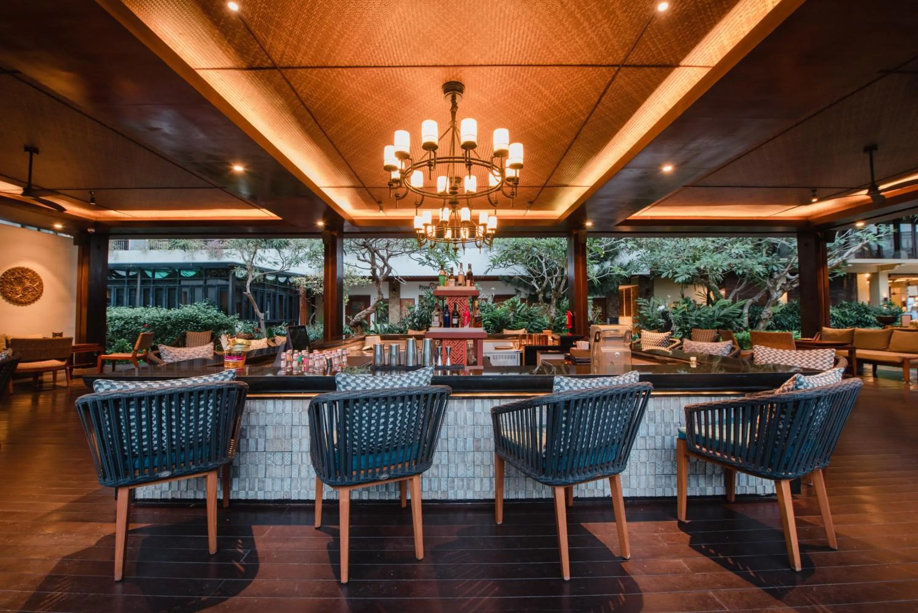 Lounge or bar in Ramayana Suites and Resort