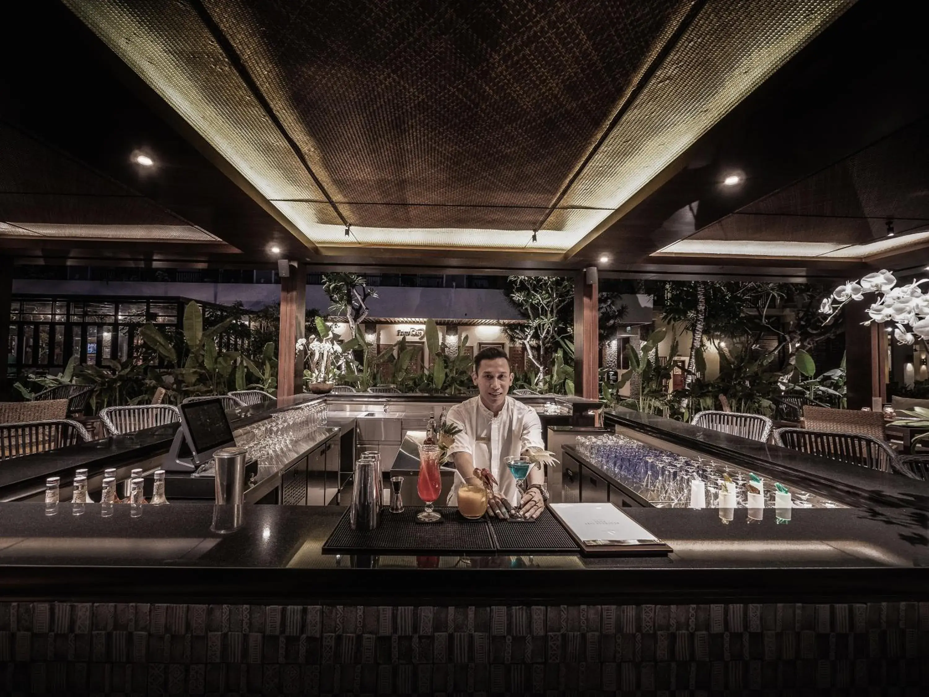 Lounge or bar in Ramayana Suites and Resort