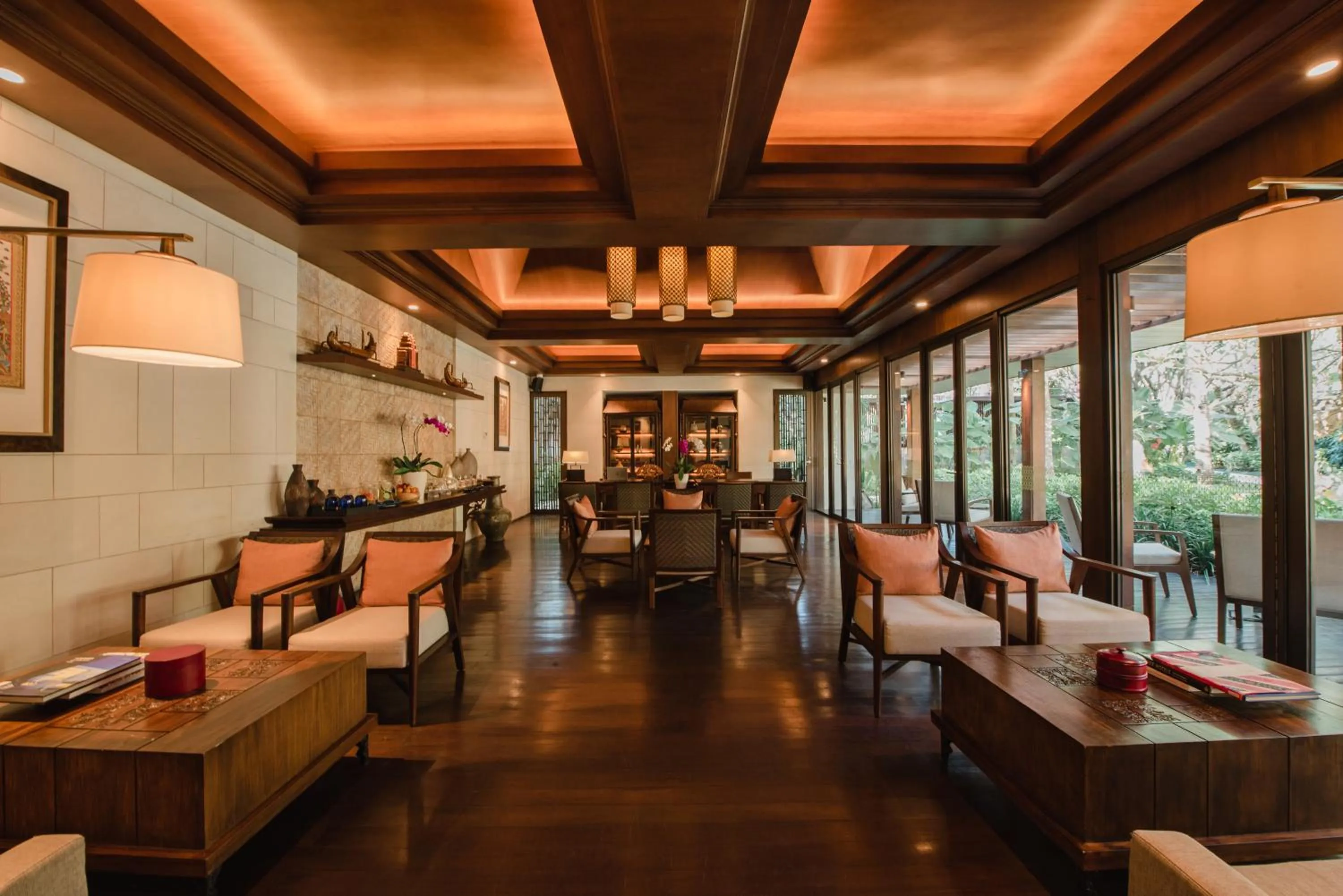 Lounge or bar in Ramayana Suites and Resort