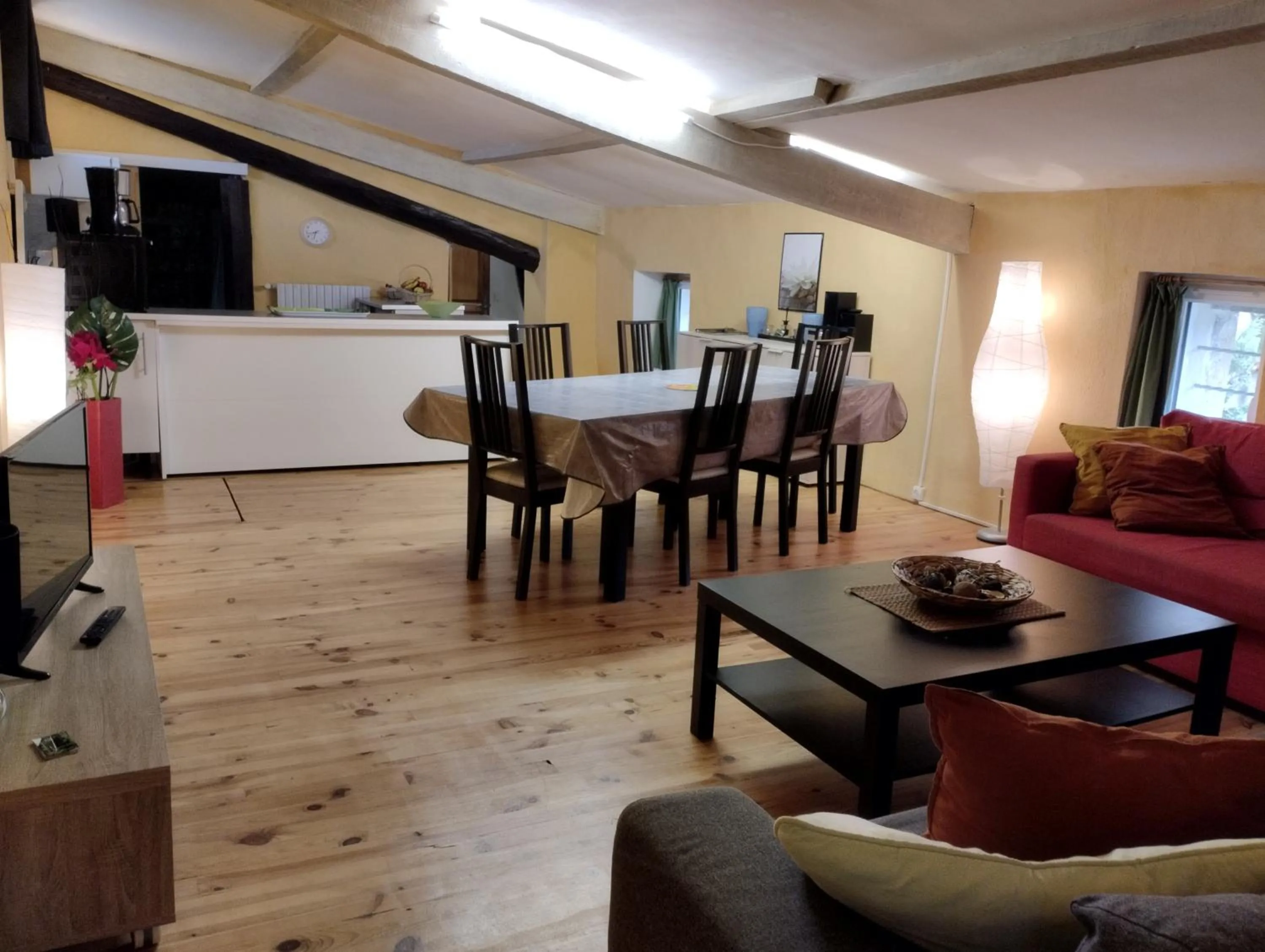 TV and multimedia in Le Moulin Des Ocres