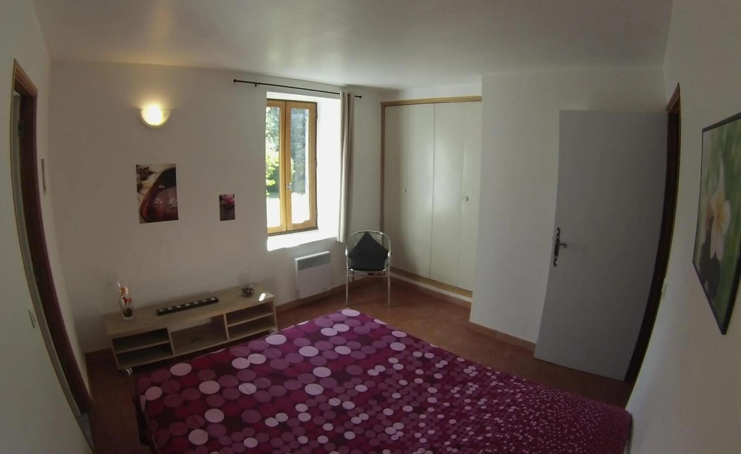 Photo of the whole room, Bed in Le Moulin Des Ocres