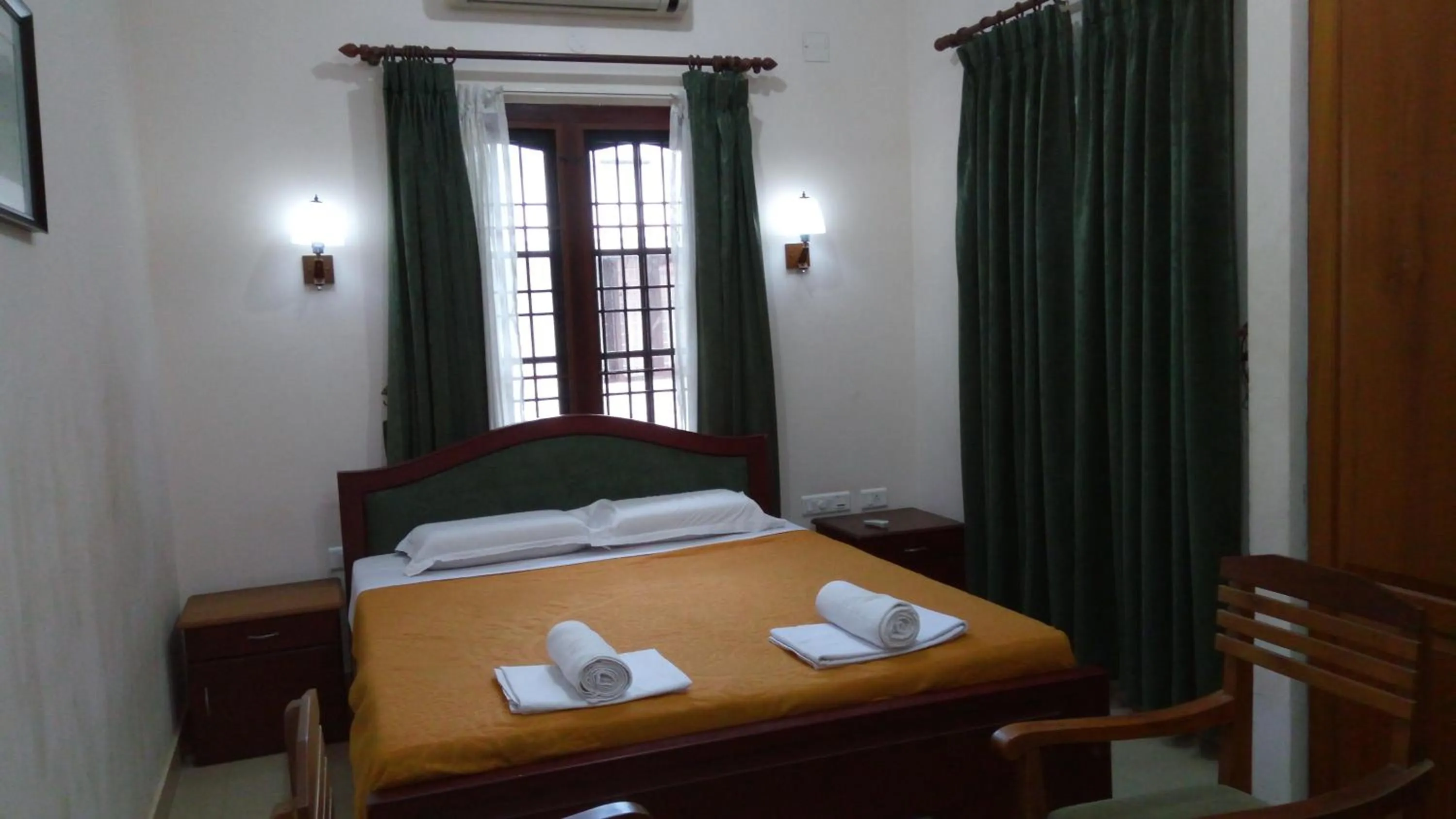 Bed in Elim Homestay Fort Kochi