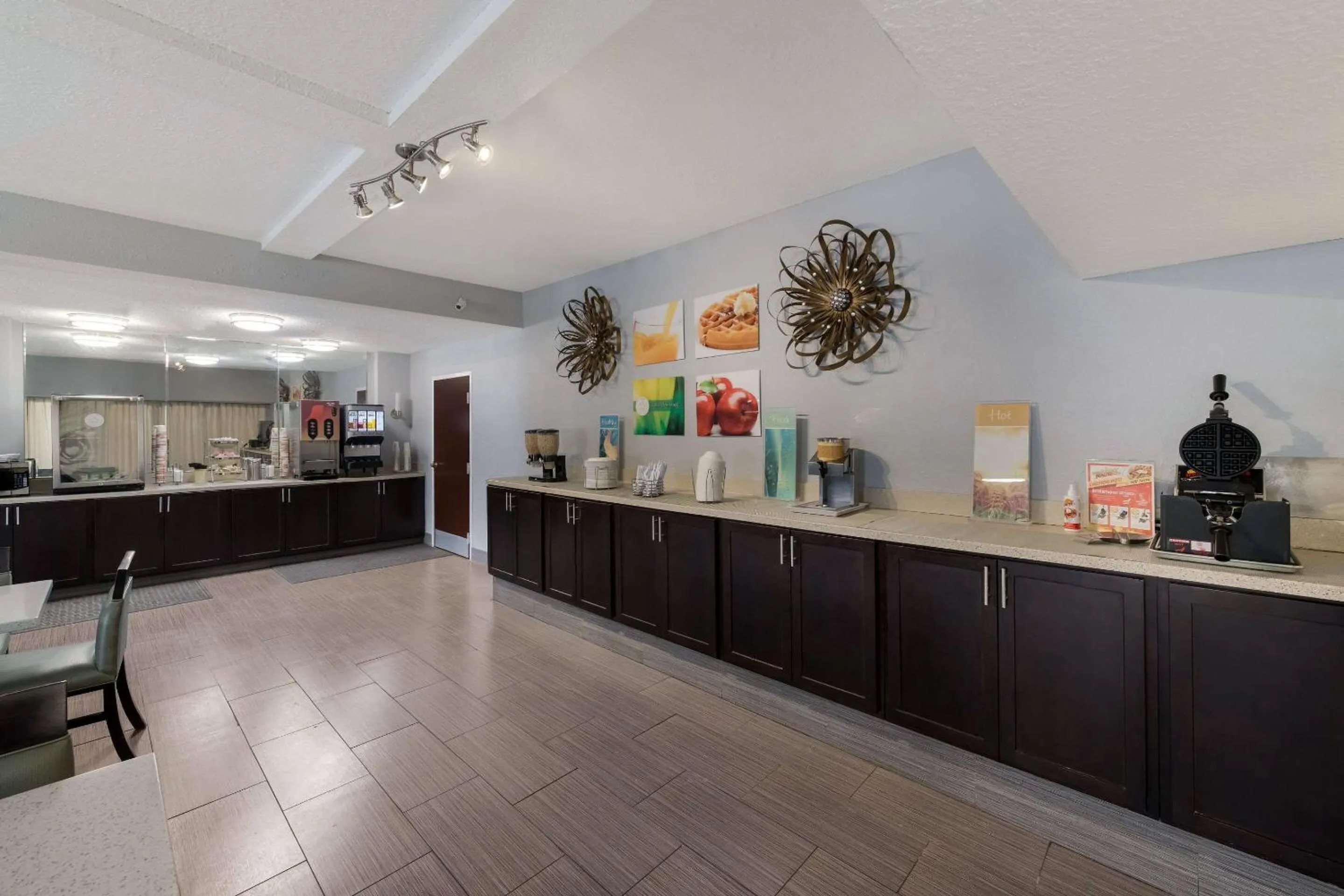 Breakfast in Quality Inn Orange Park Jacksonville