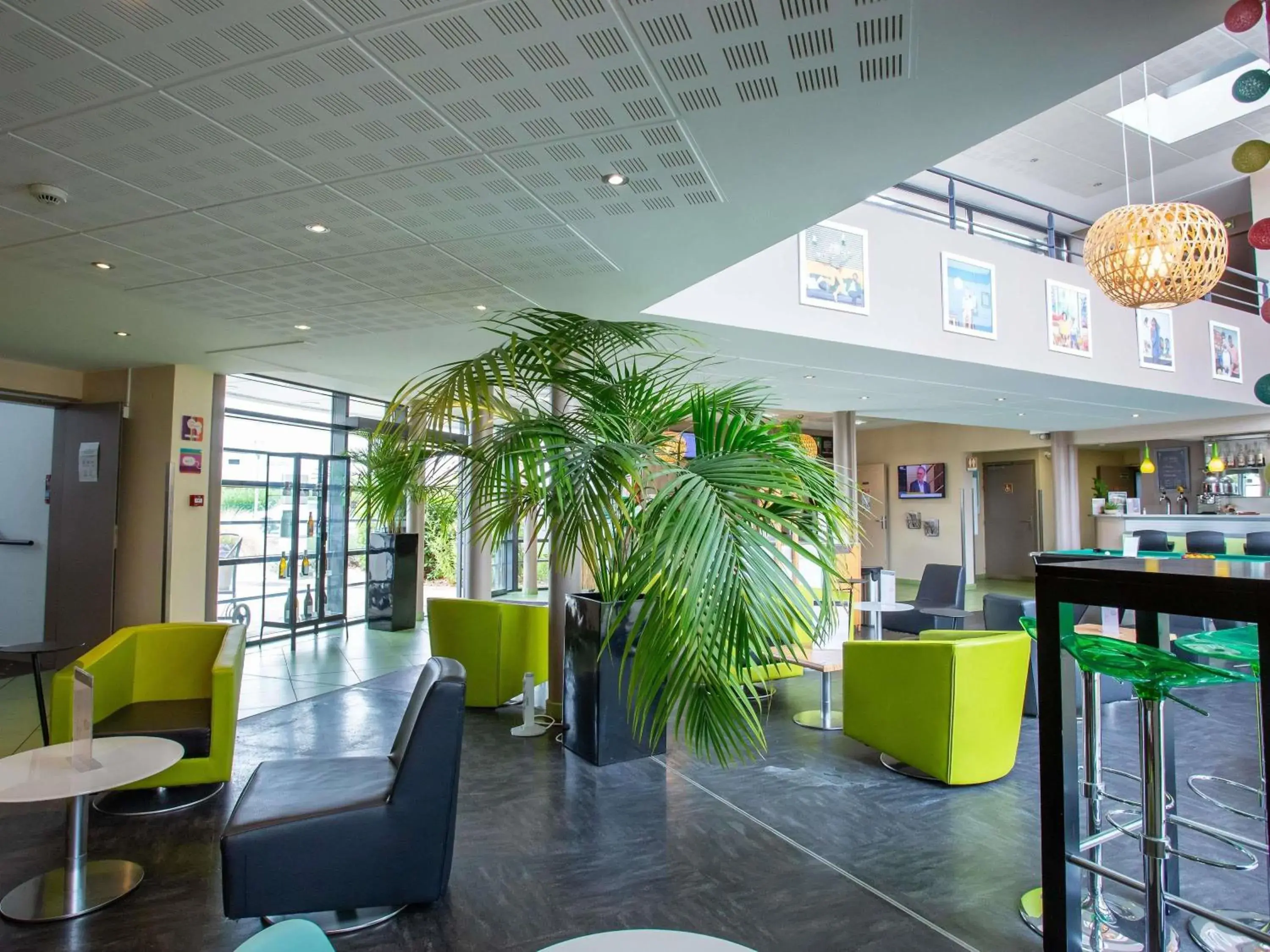Lounge or bar in Hôtel Ibis Styles Bourges Lounge or bar in Hôtel Ibis Styles Bourges