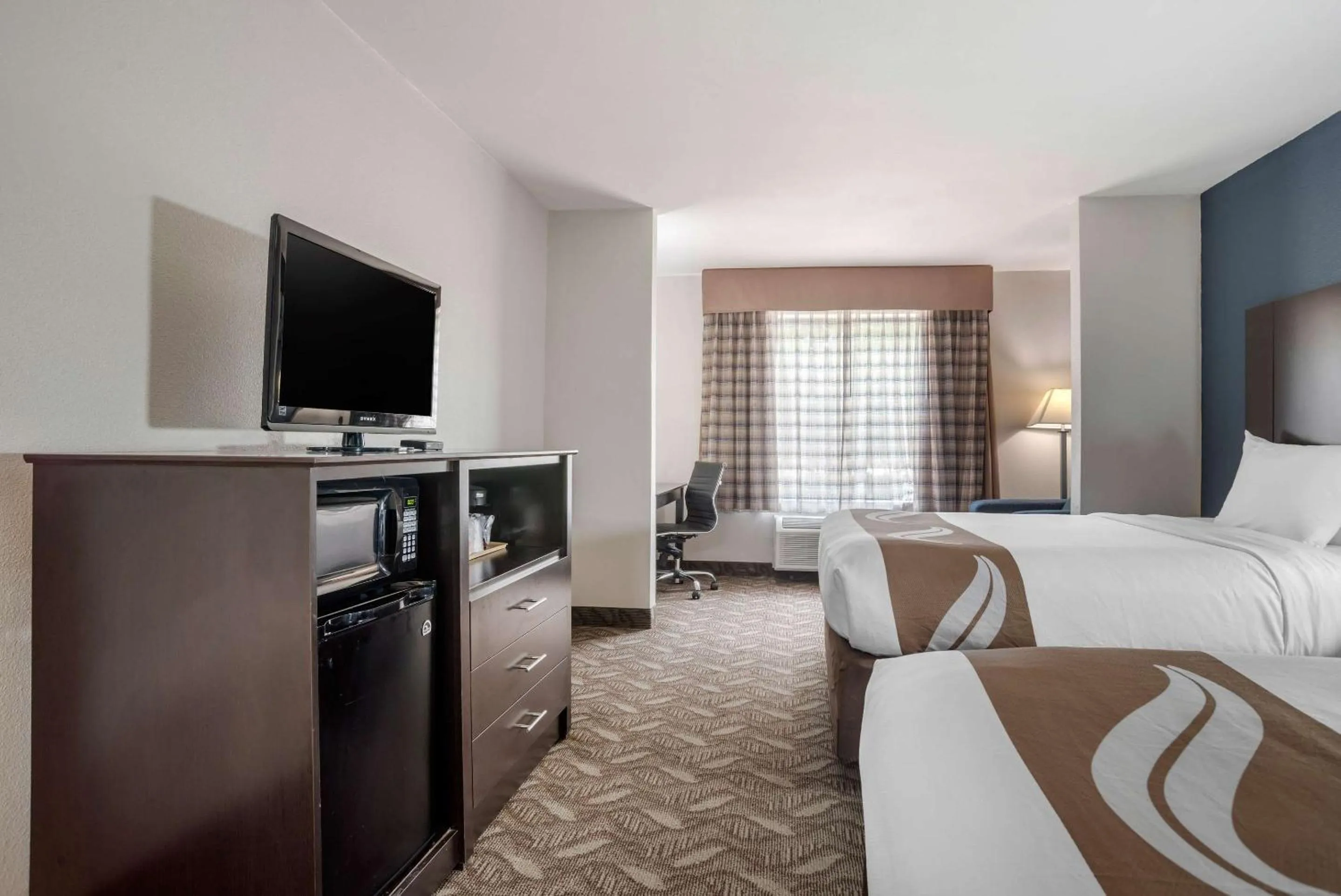 Bedroom, Bed in Quality Suites Baton Rouge East - Denham Springs