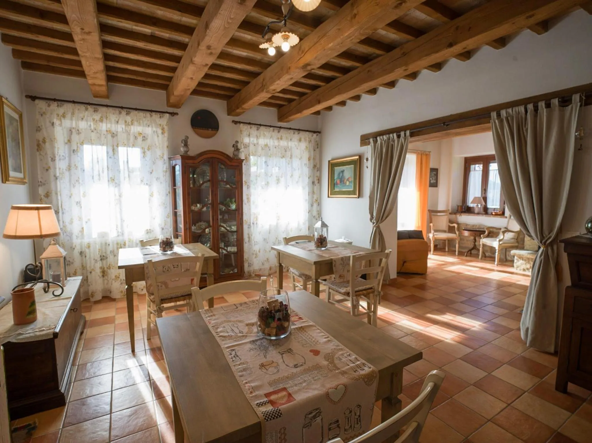 Seating area in Quelli del Picchio