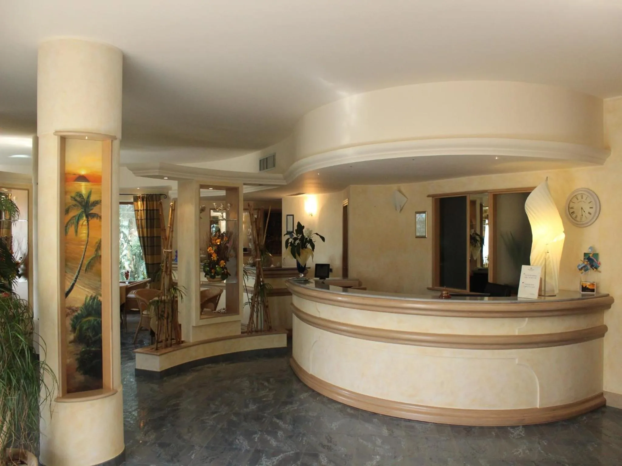 Communal lounge/ TV room in Blu Tropical Resort