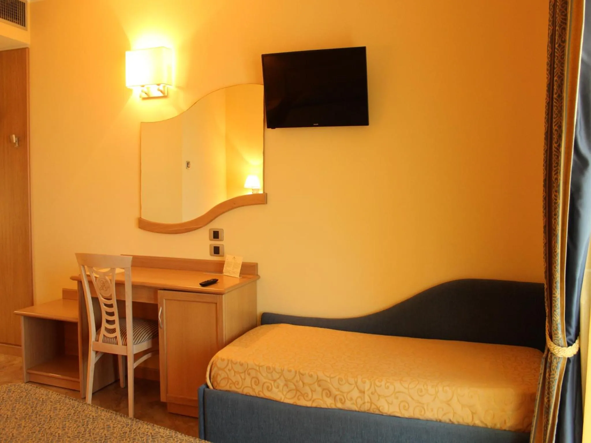 TV and multimedia, Bed in Blu Tropical Resort