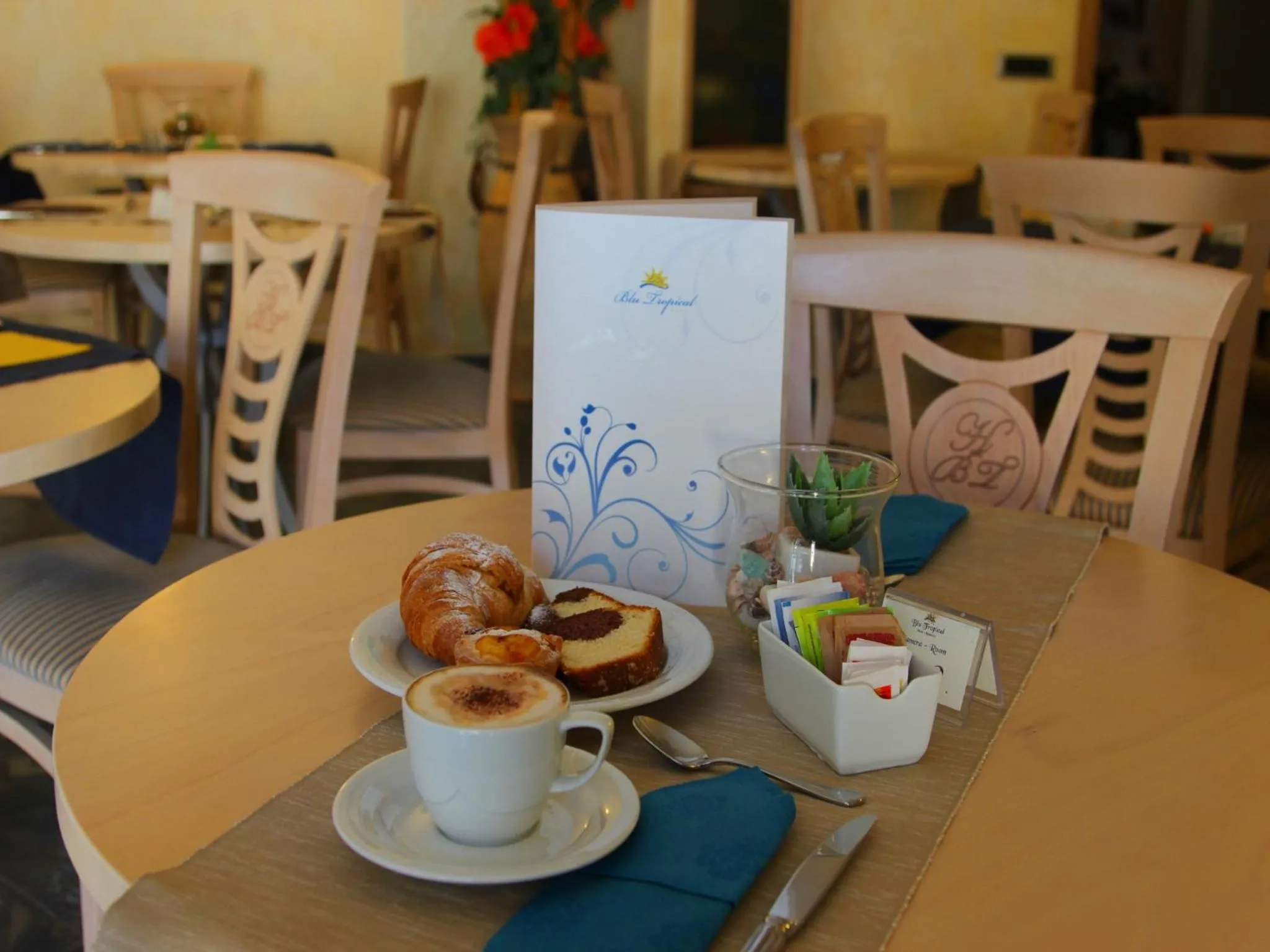 Restaurant/places to eat in Blu Tropical Resort