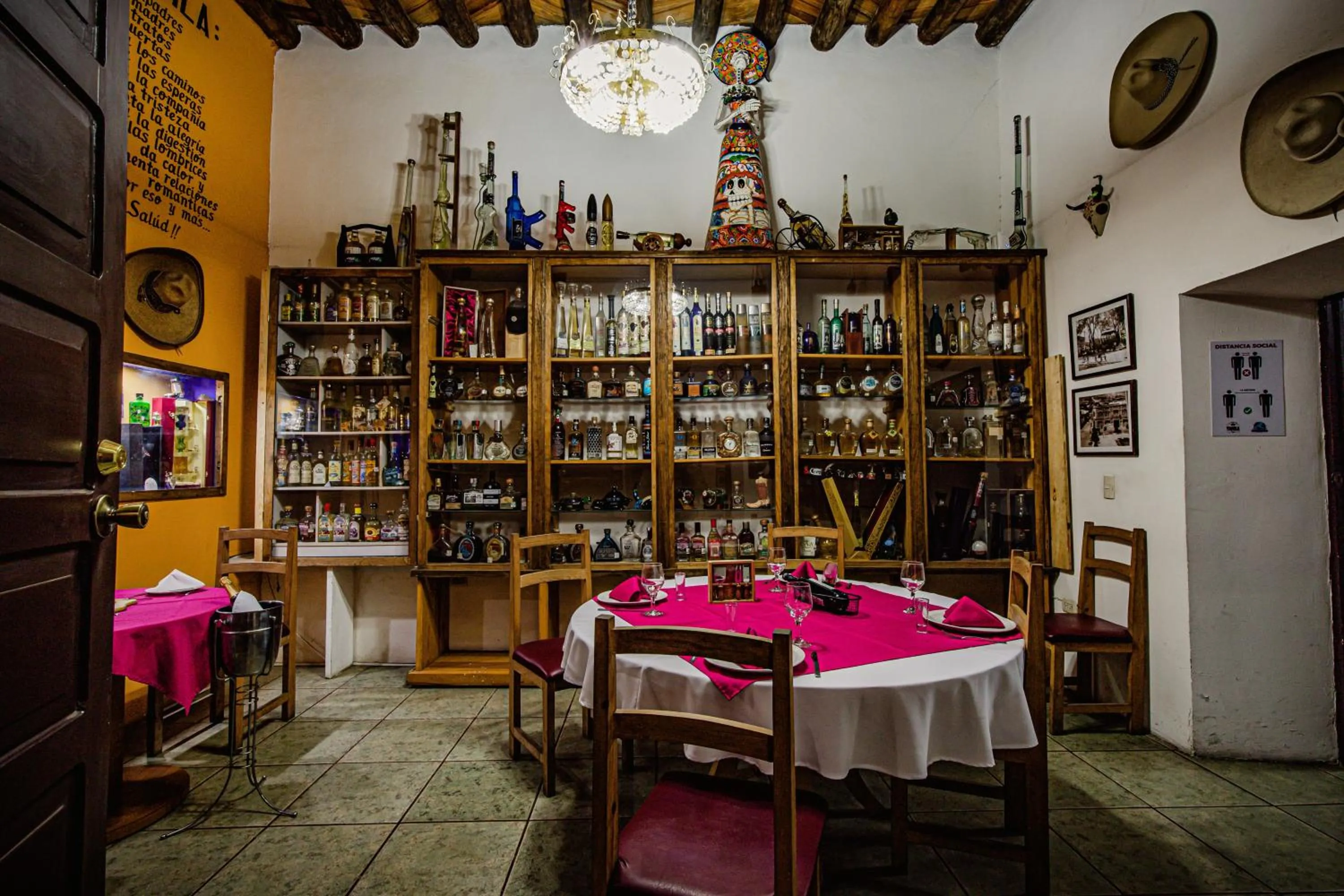 Restaurant/places to eat in HOTEL BOUTIQUE EL VIEJO MUNDO