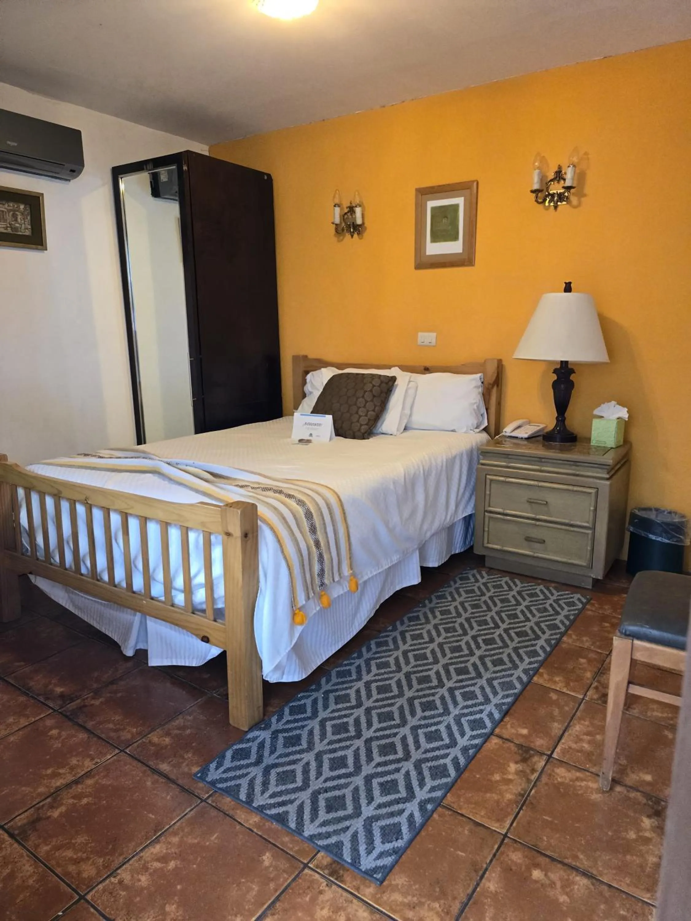 Bedroom, Bed in HOTEL BOUTIQUE EL VIEJO MUNDO