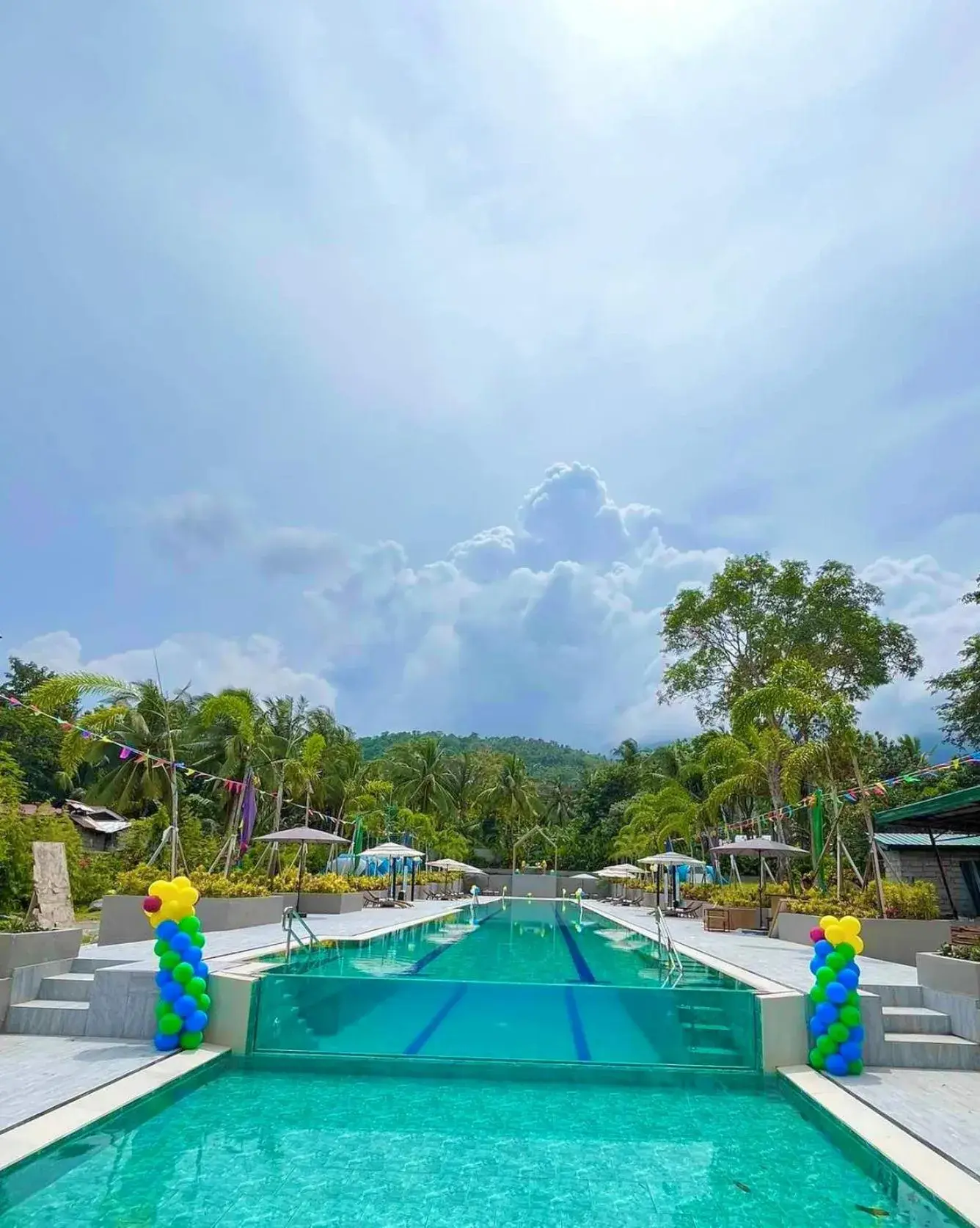 Swimming pool in Lanzones Cabana Swimming pool in Lanzones Cabana