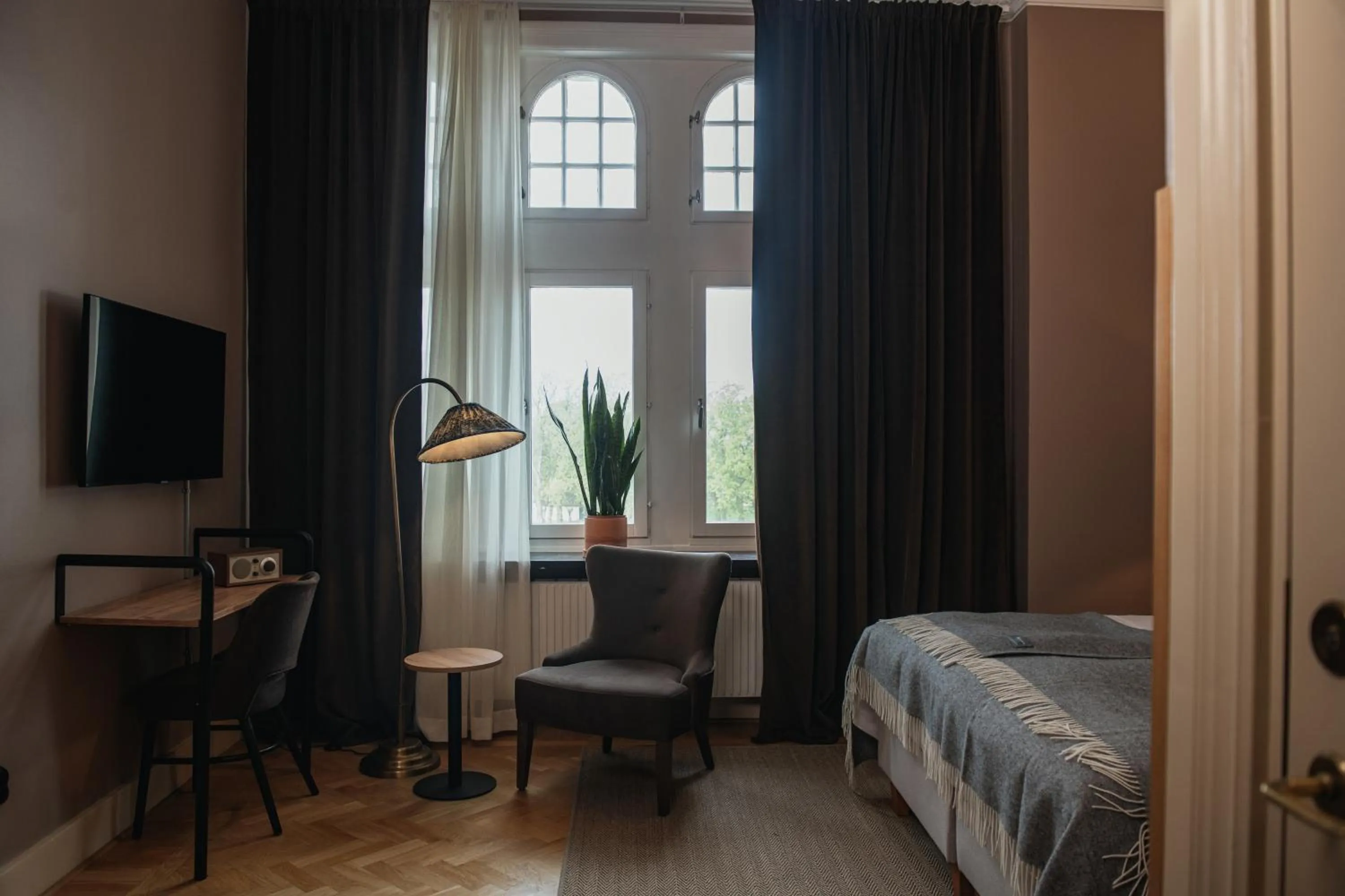 Photo of the whole room, Bed in Home Hotel Christian IV