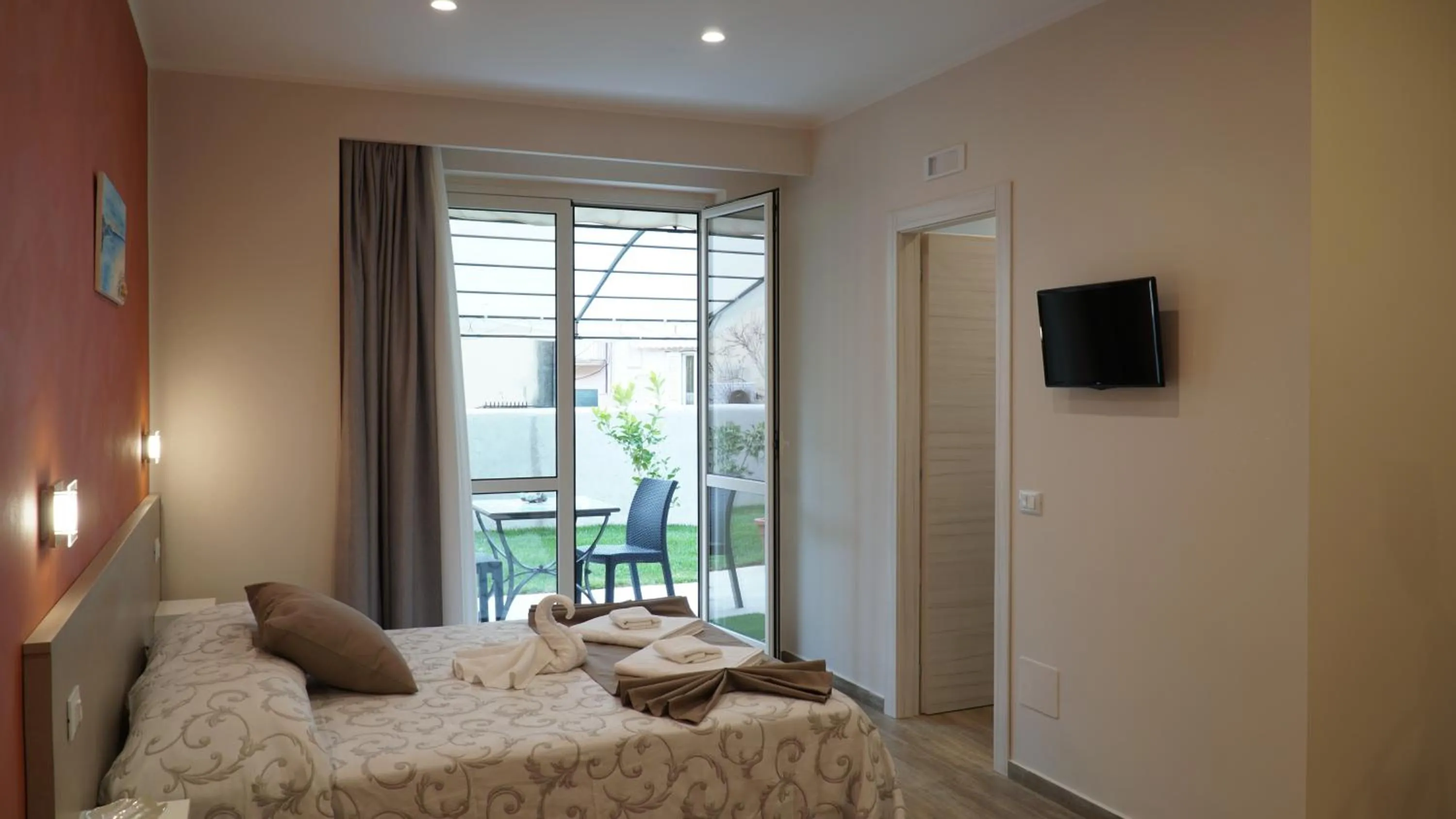 Asterias Residence - Rooms & SPA