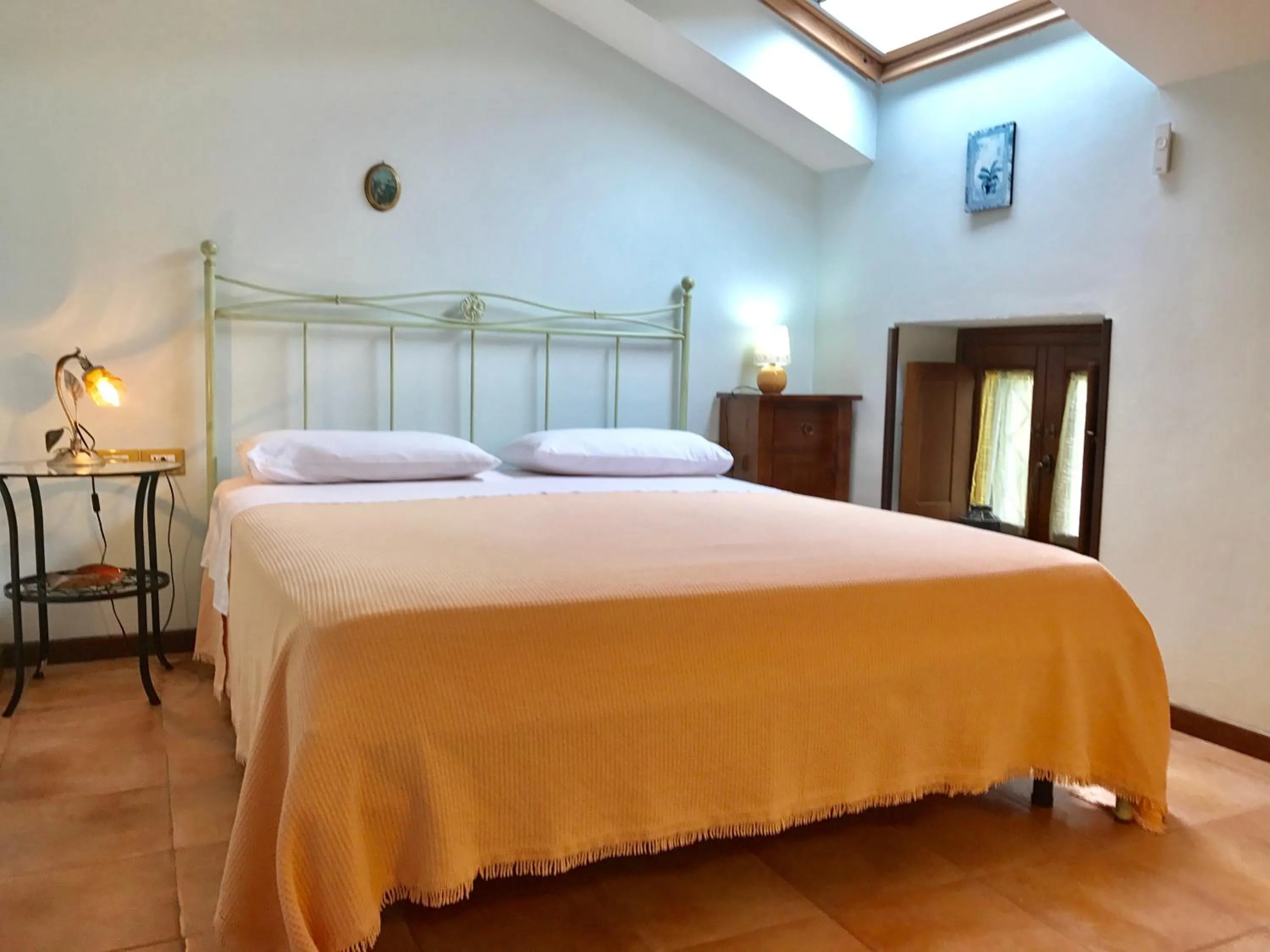 Small Double Room in Casa Vacanze Il Cenito