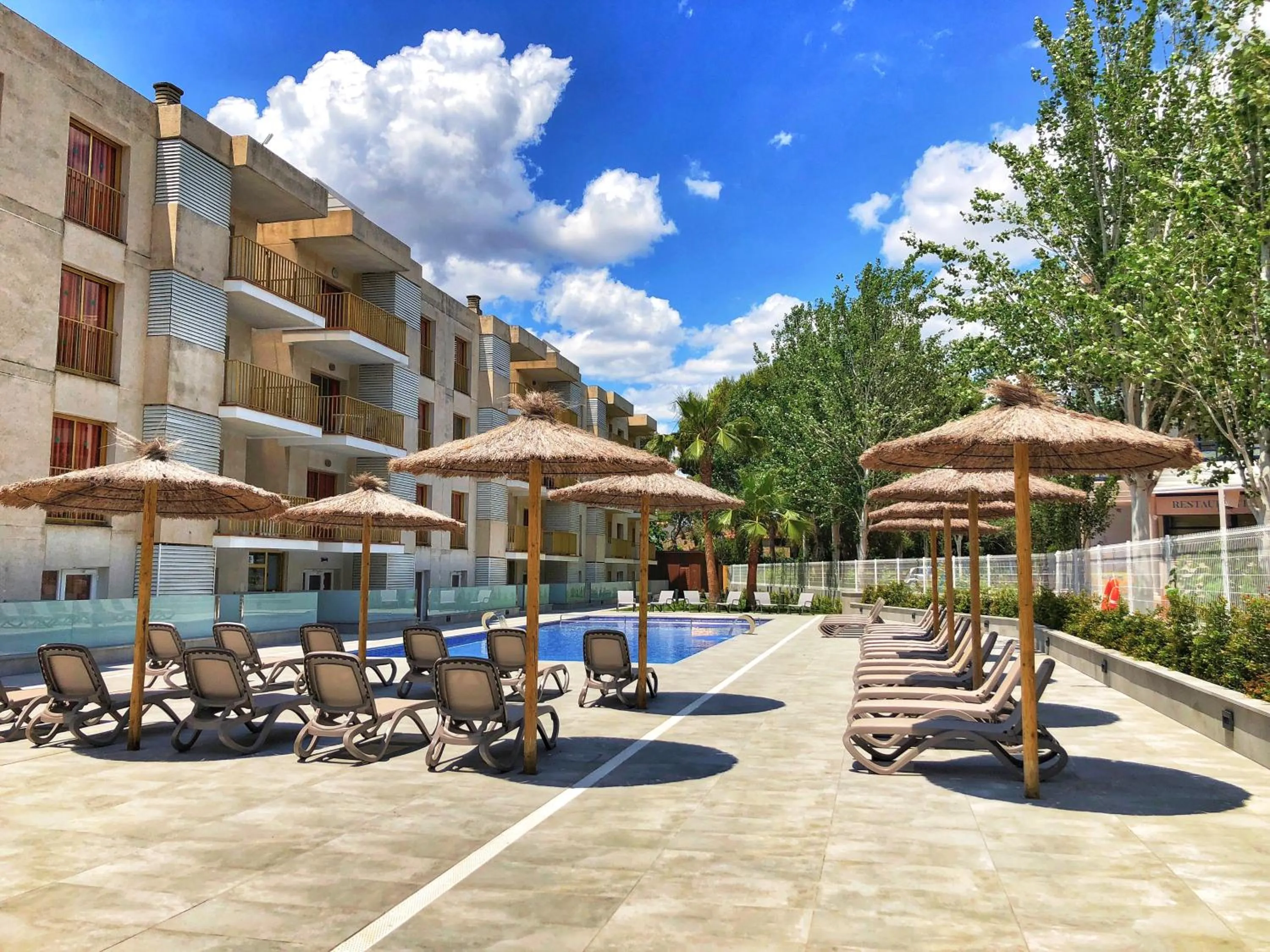 Swimming pool in Rentalmar Pins Marina