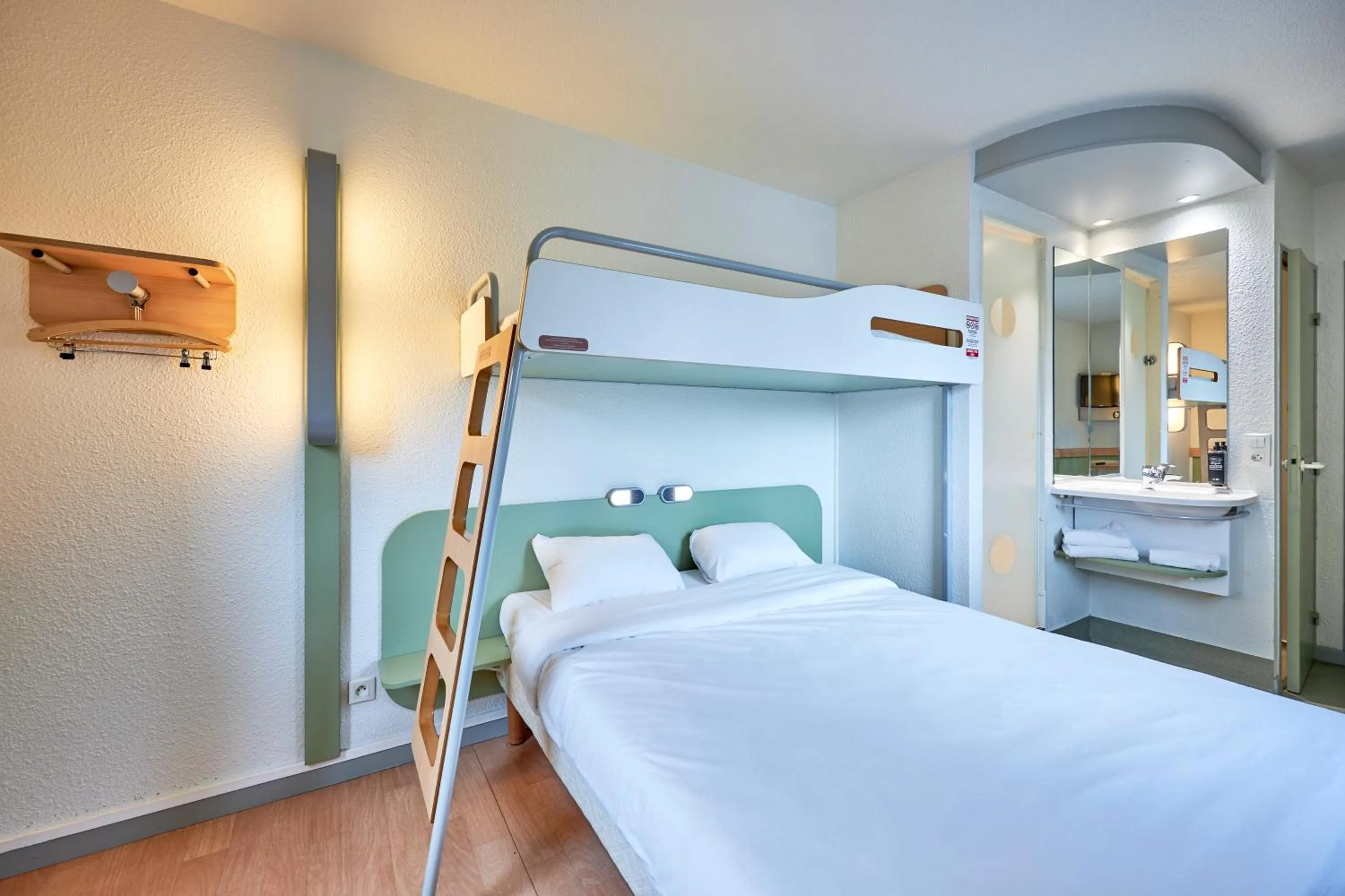 Bed in ibis budget Lisieux