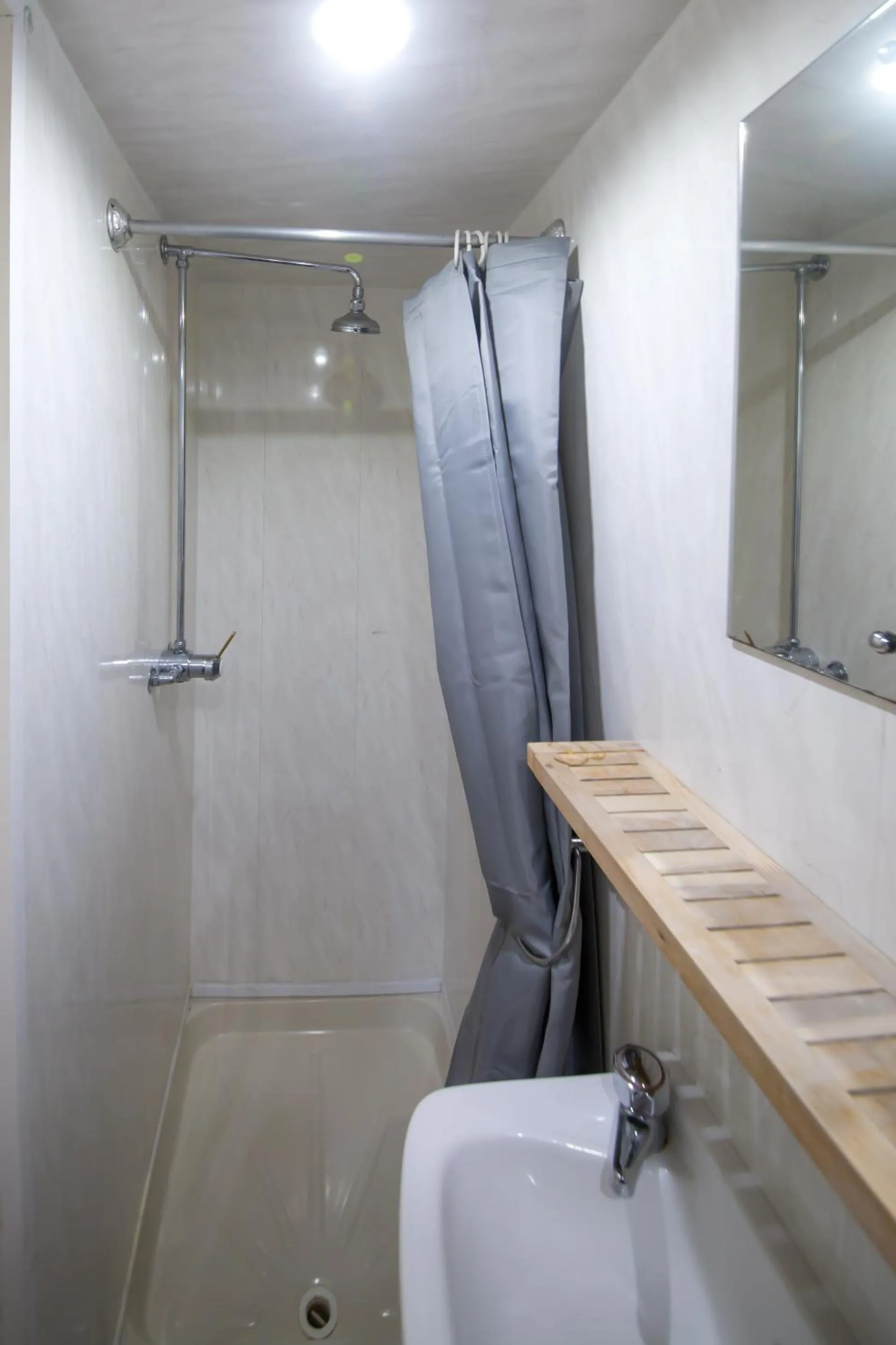 Bathroom in MyRoomz Hollingdales Hotel