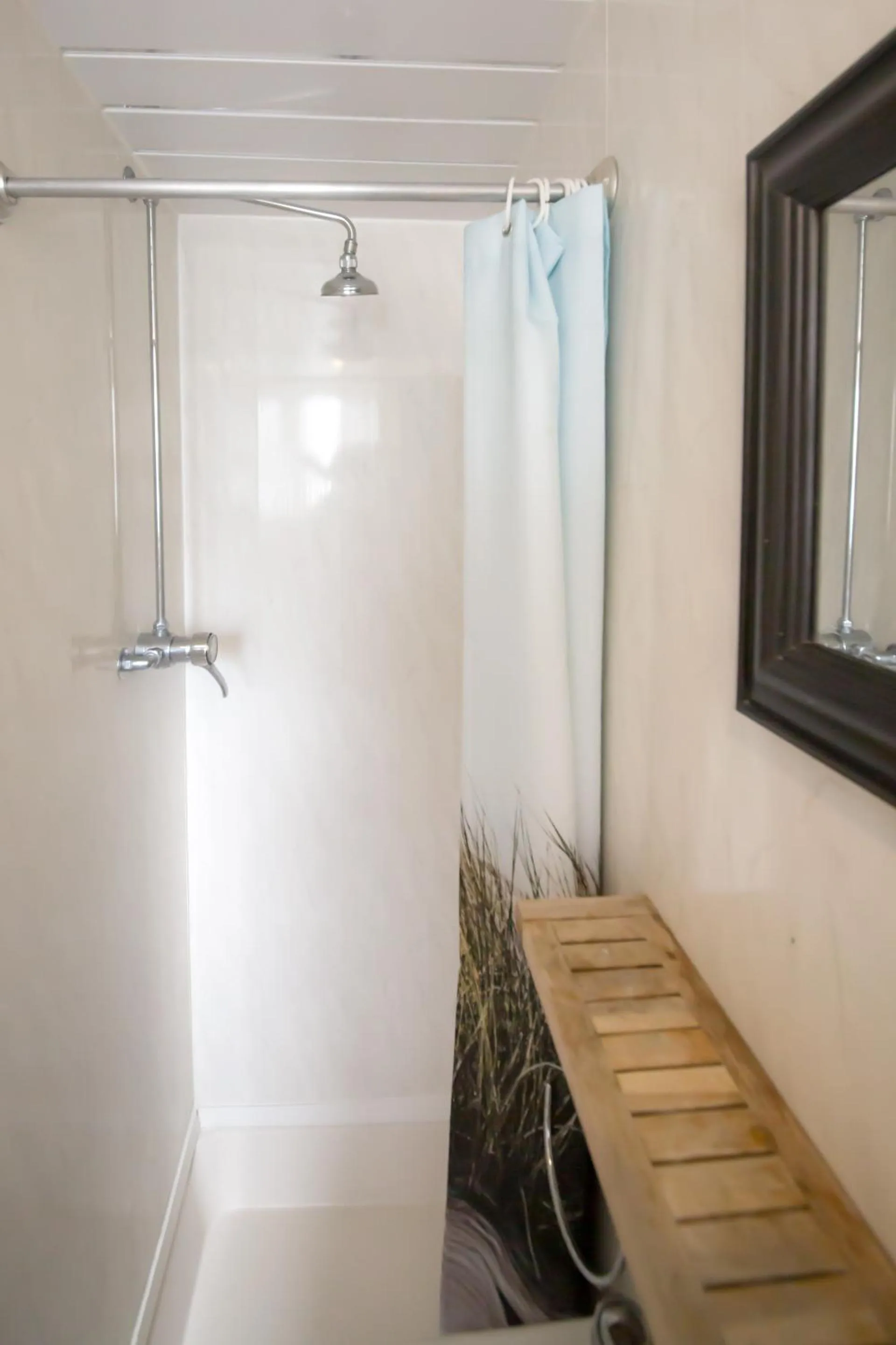 Bathroom in MyRoomz Hollingdales Hotel