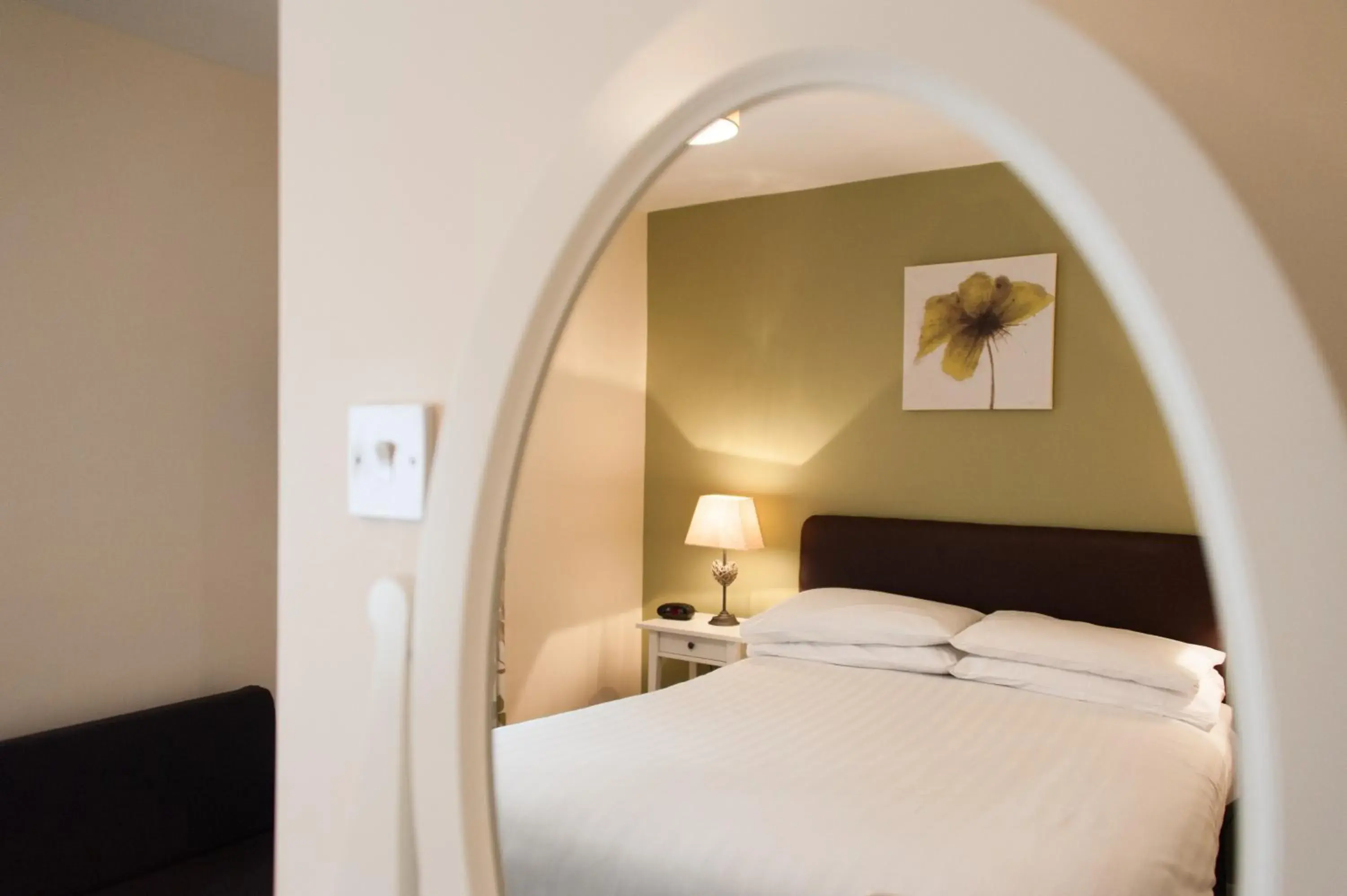 Small Double Room in Ardross Glencairn Small Double Room in Ardross Glencairn