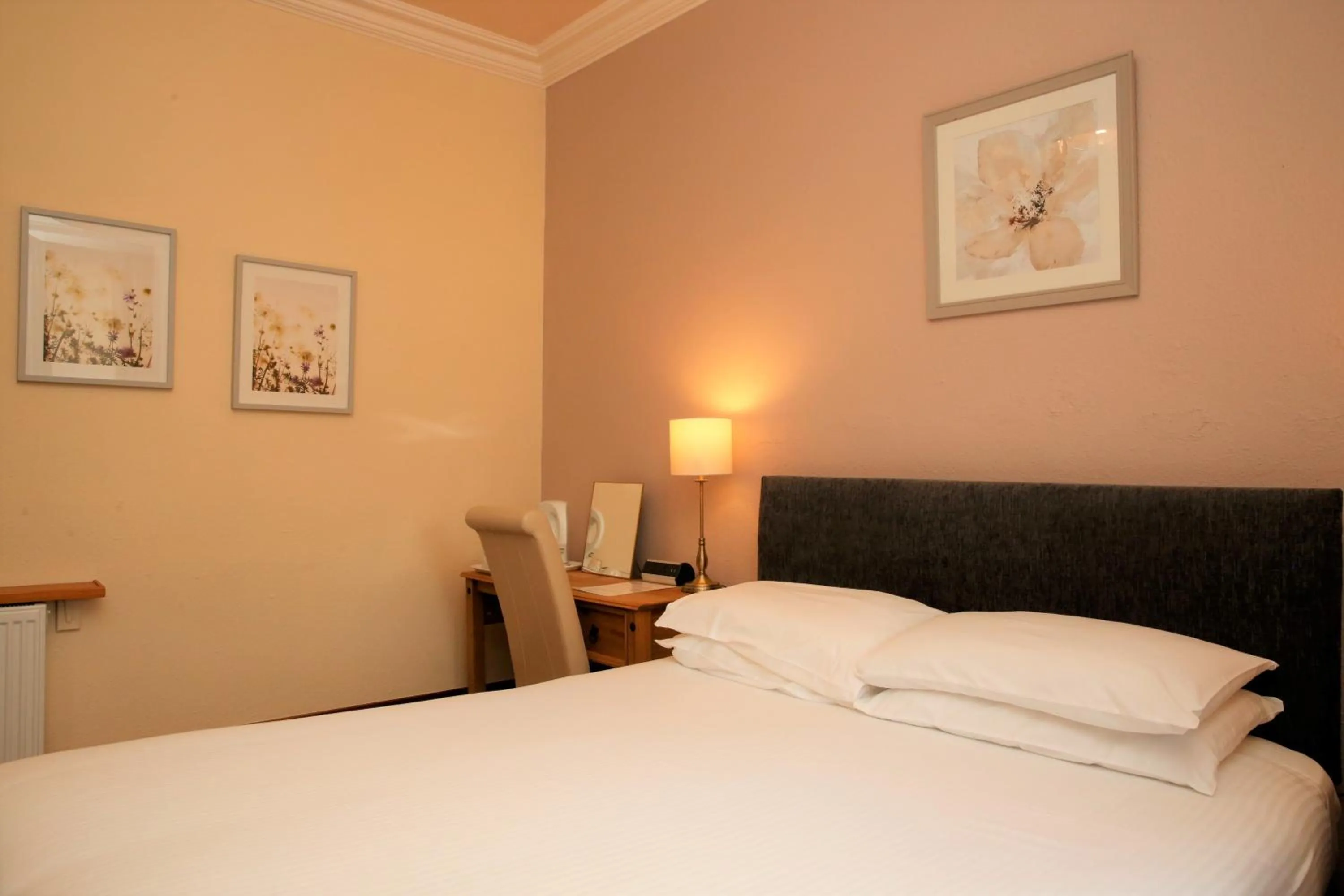 Bedroom, Bed in Ardross Glencairn