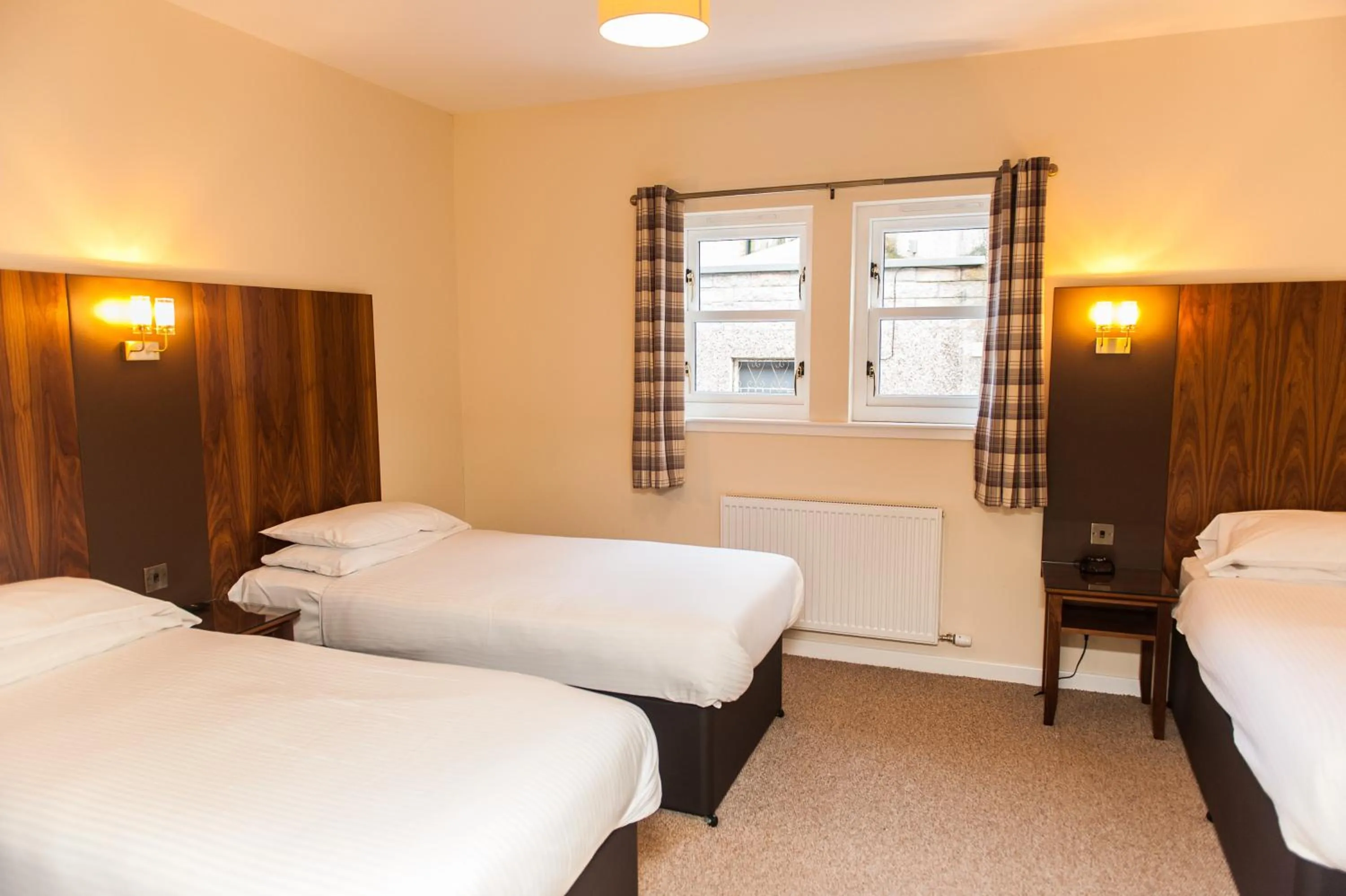 Photo of the whole room, Bed in Ardross Glencairn