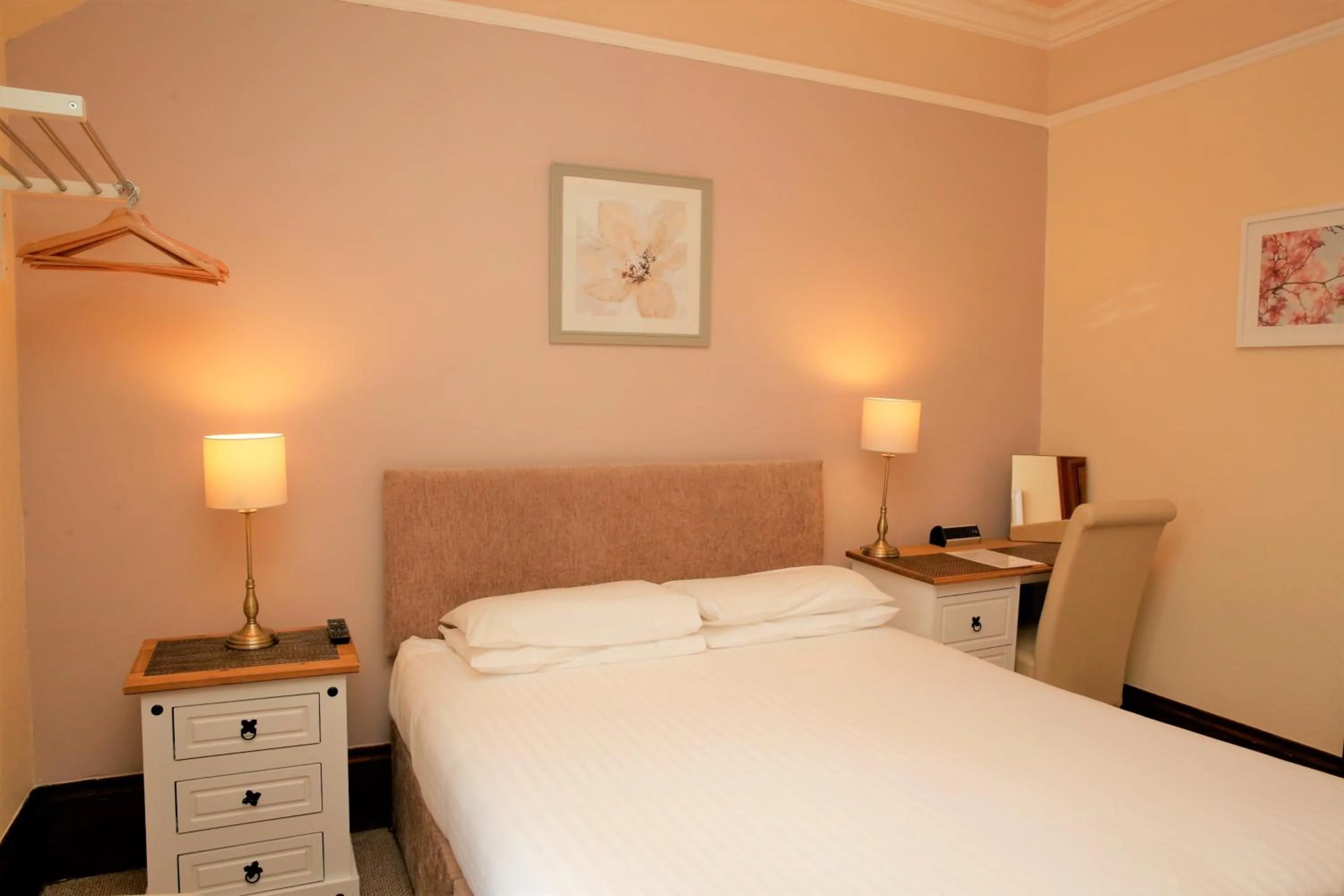 Bedroom, Bed in Ardross Glencairn