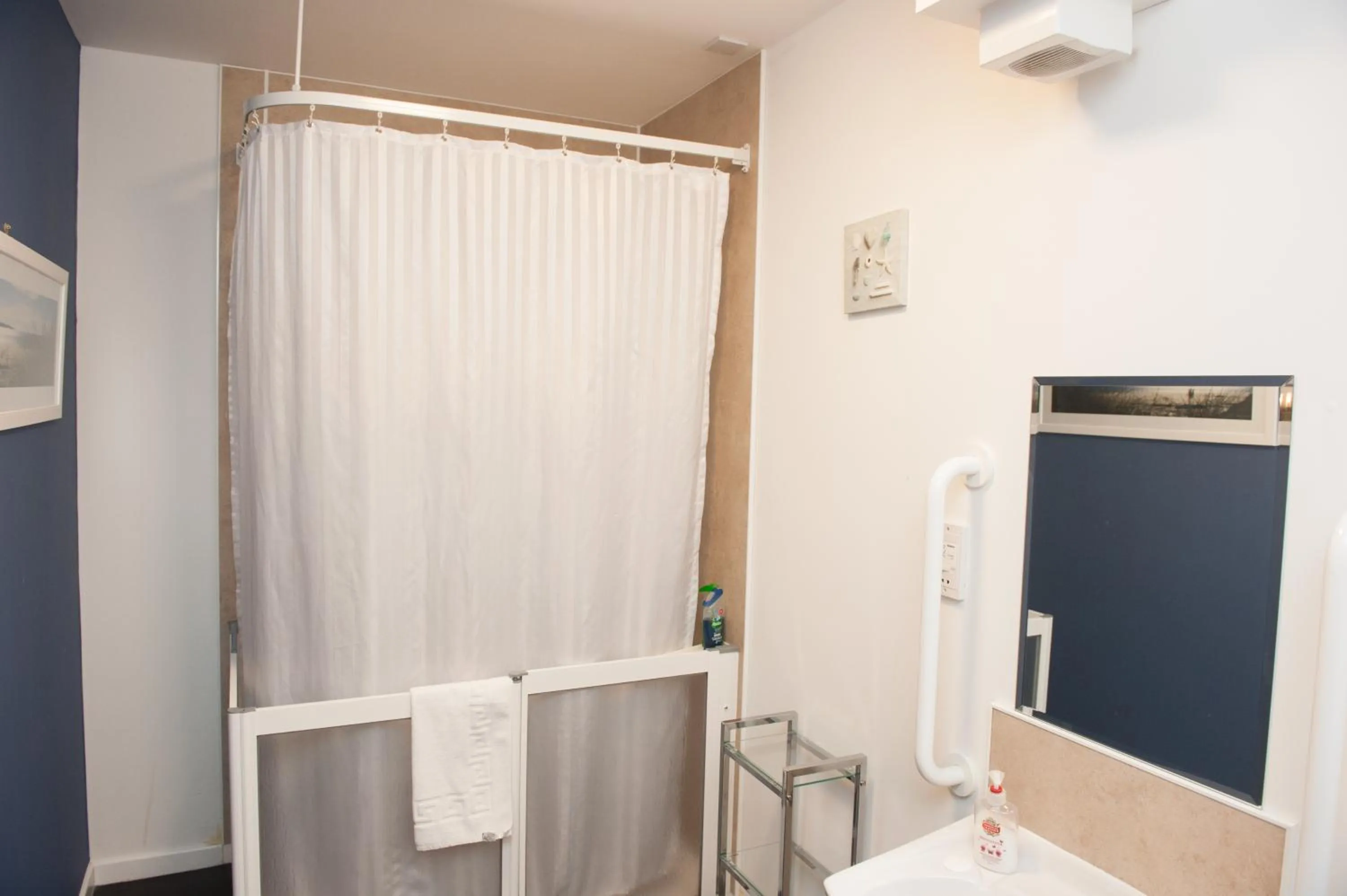 Shower in Ardross Glencairn