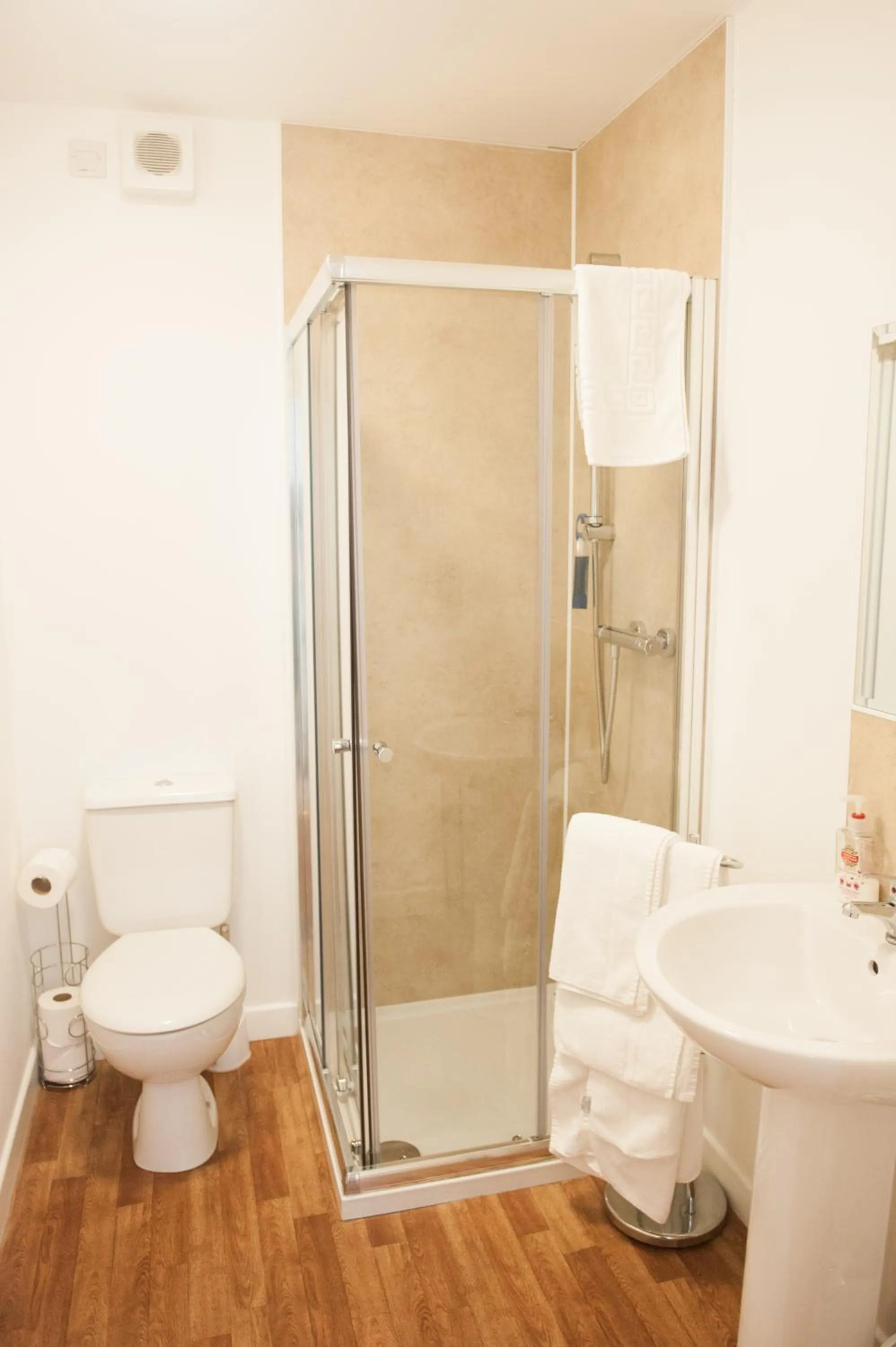 Shower in Ardross Glencairn