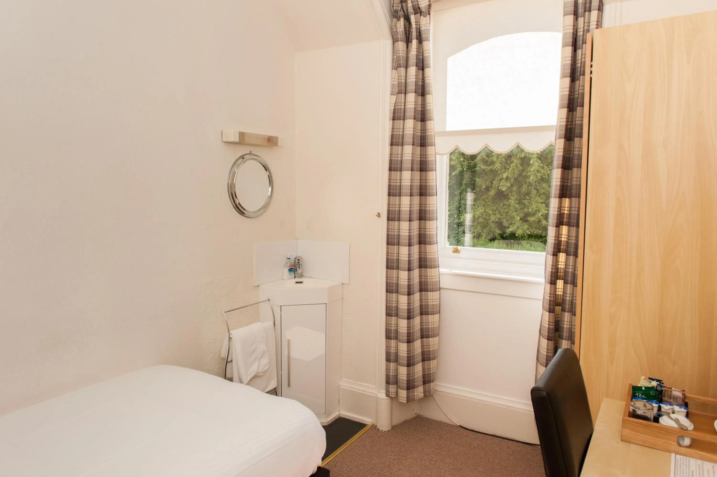 Bedroom, Bed in Ardross Glencairn