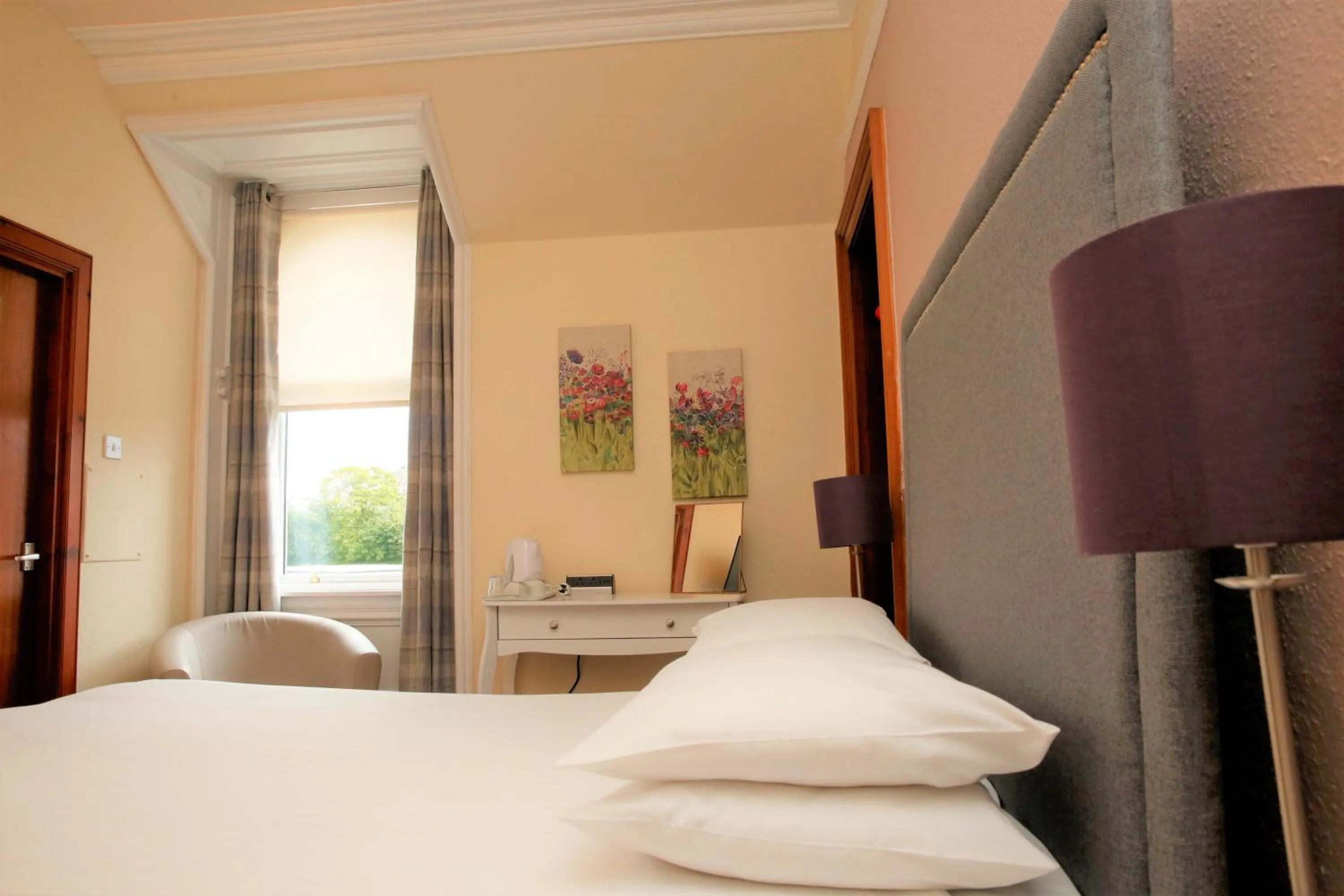 Bedroom, Bed in Ardross Glencairn