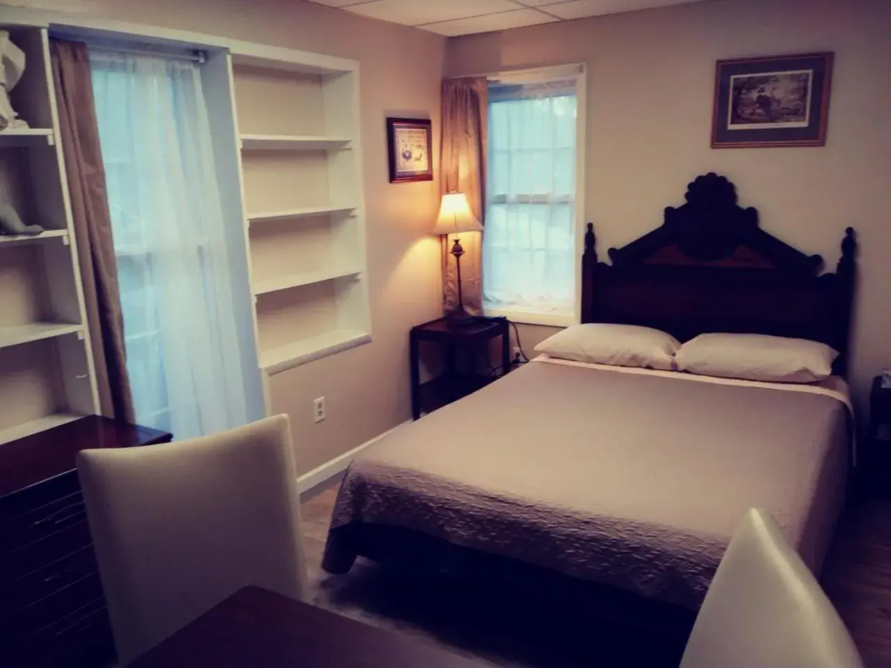 Queen Room in Sleepy Hollow Manor Queen Room in Sleepy Hollow Manor