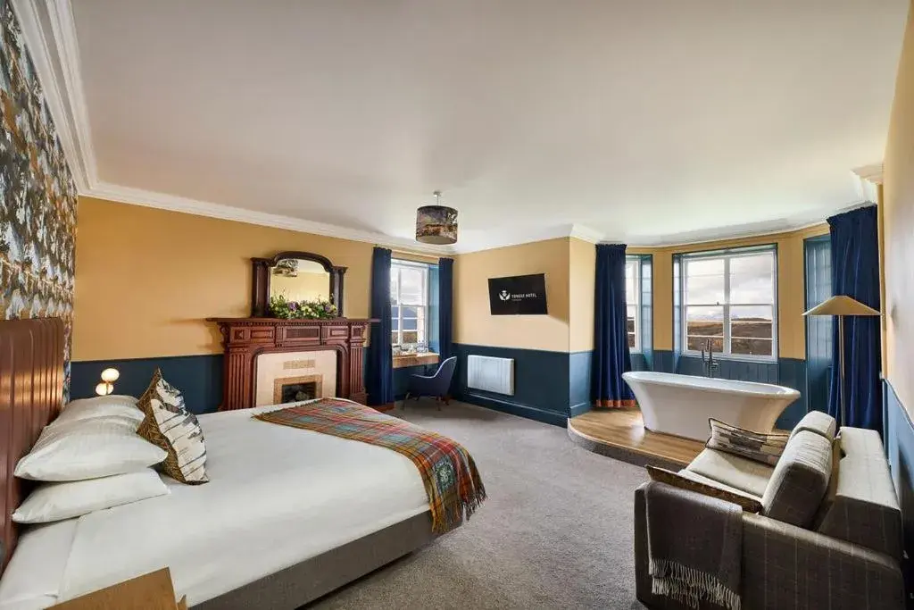 Deluxe King Feature Guest Room - single occupancy in The Tongue Hotel Deluxe King Feature Guest Room - single occupancy in The Tongue Hotel