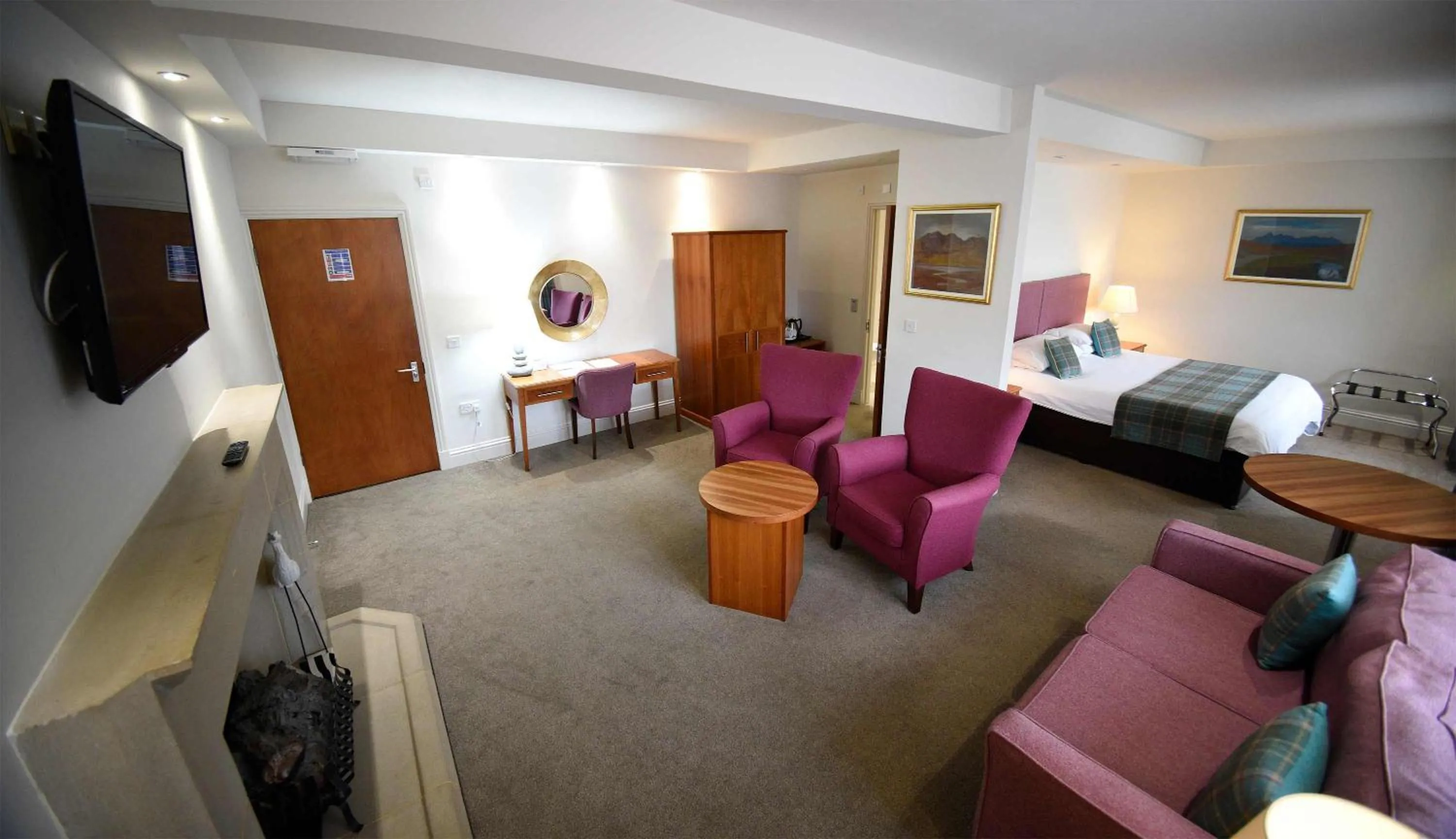 Bed in The Royal Hotel