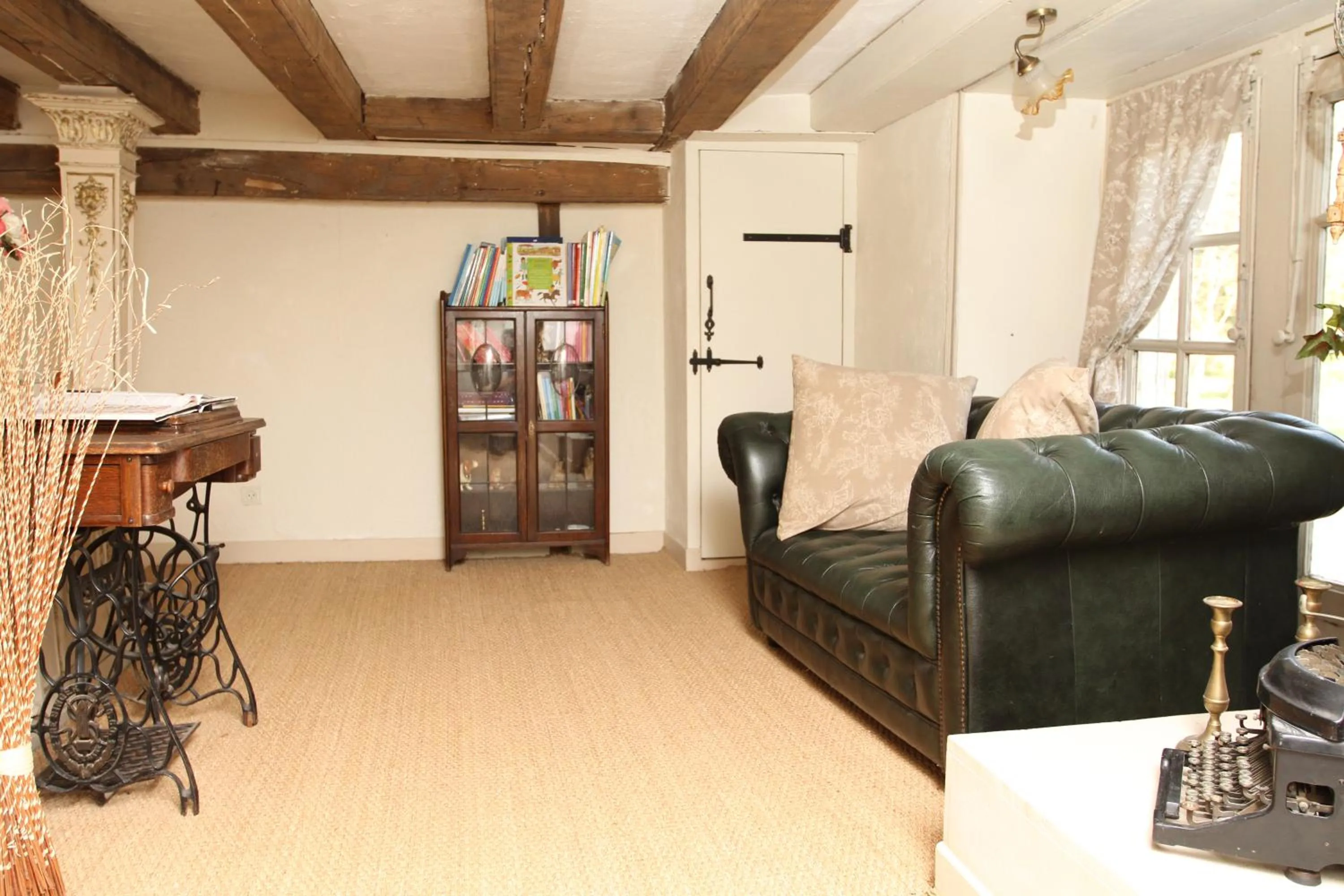 Lounge or bar in Château du Bois de La Noe