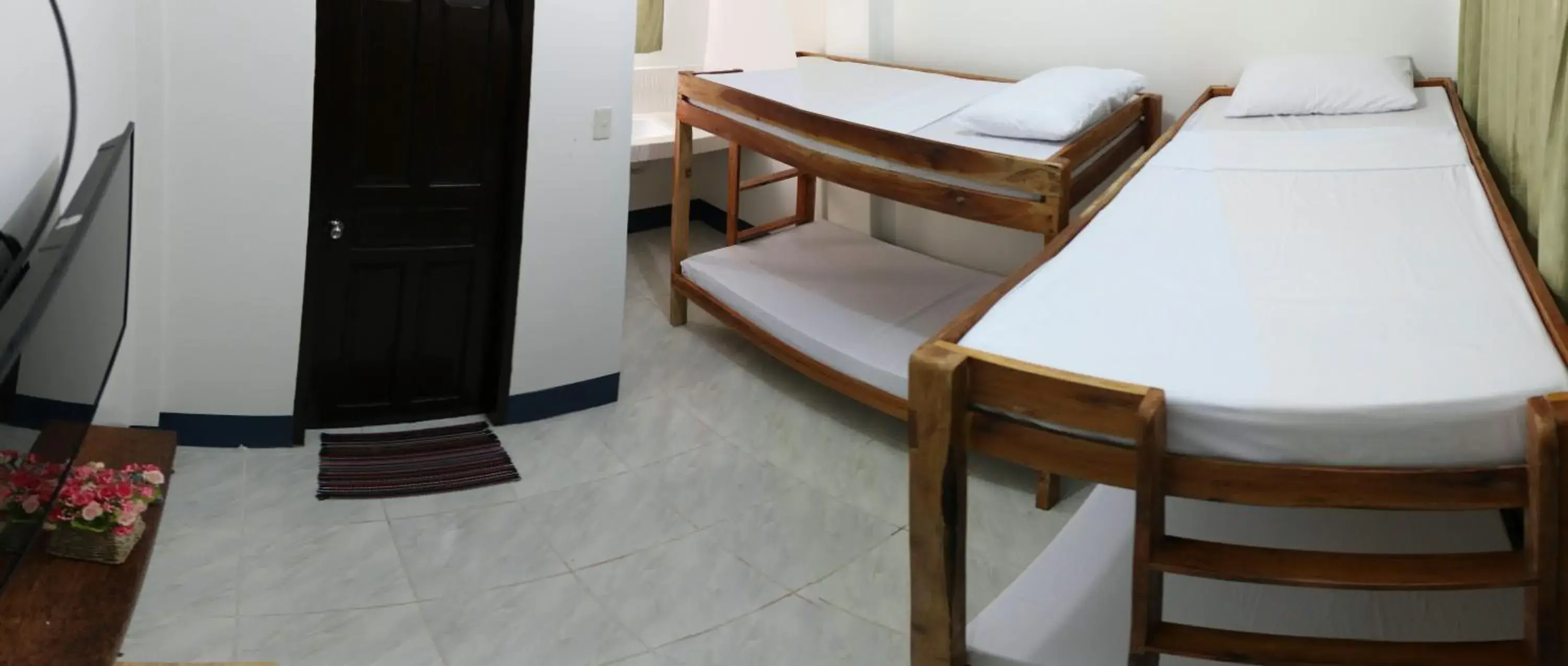 Deluxe Quadruple Room in Keen's Place Deluxe Quadruple Room in Keen's Place