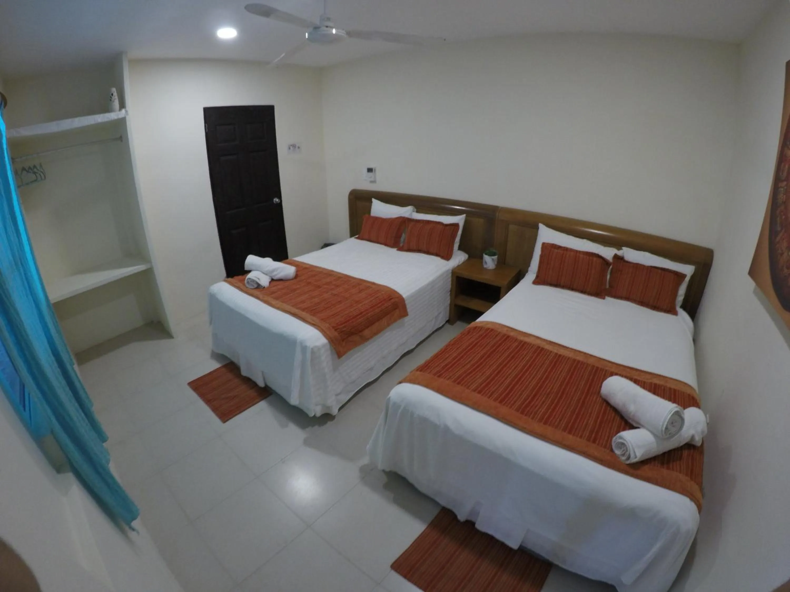 Photo of the whole room in Estancia Tulbayab 36