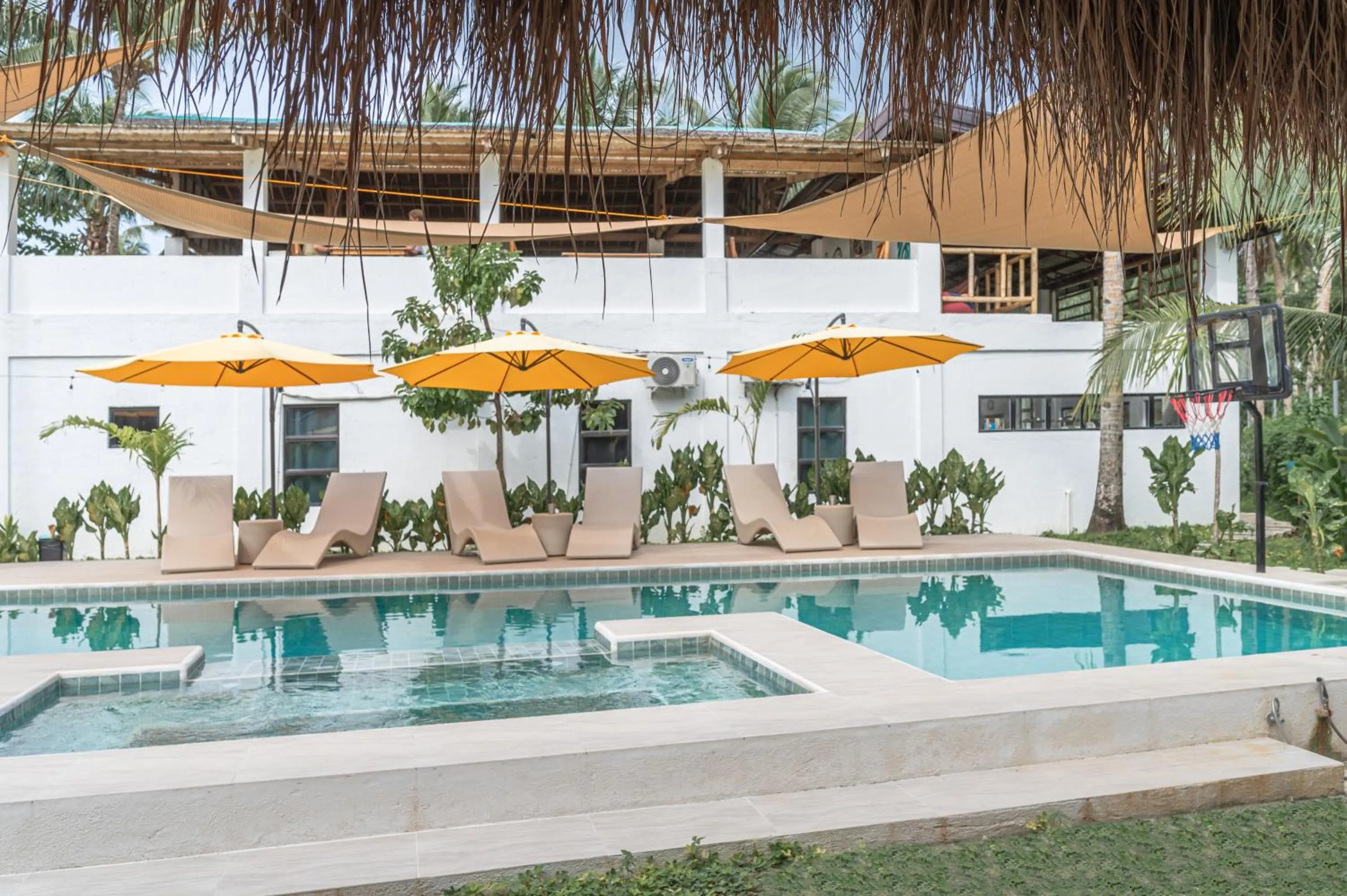 Swimming pool in Sunlit Hostel